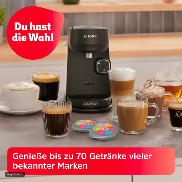Schwarze Bosch Tassimo Kaffeemaschine mit Tassen Kaffee und Kapseln.