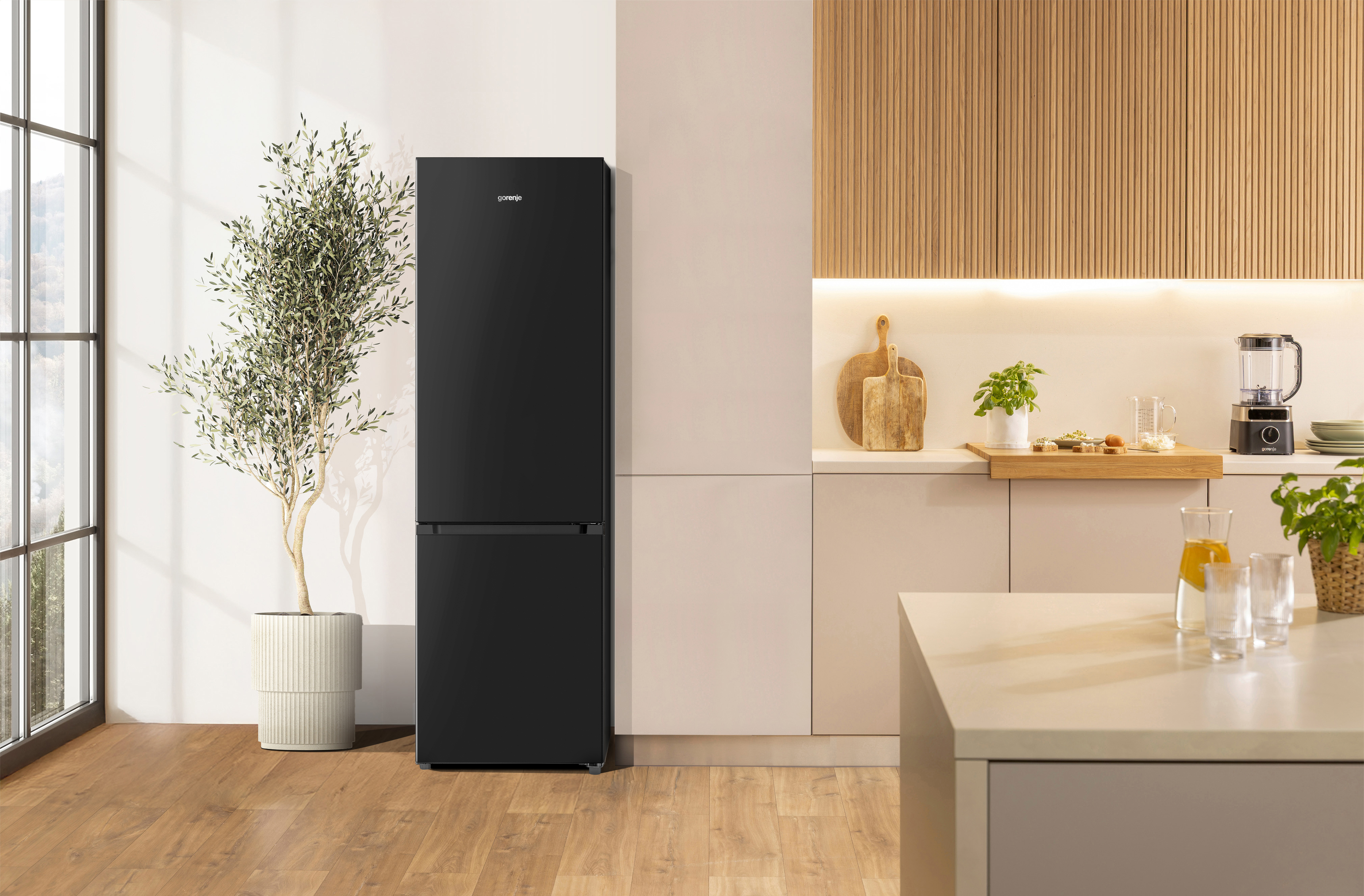 GORENJE RK418DPB4I Kühl- und Gefrierkombination (D, 268 l, 1800 mm hoch, freistehend, Schwarz)