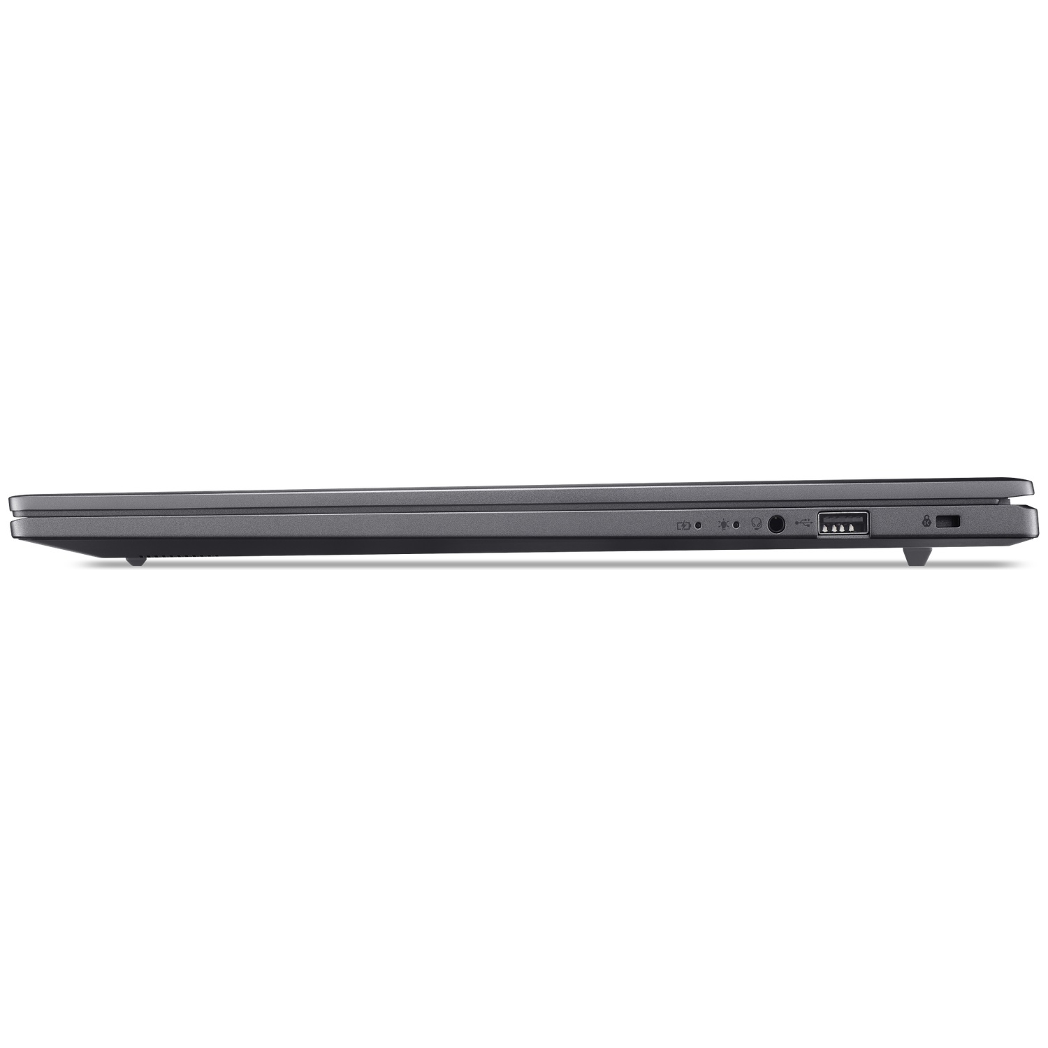 Zijaanzicht van een donkergrijze laptop met poorten, waaronder een USB-poort en hoofdtelefoonaansluiting, op witte achtergrond.