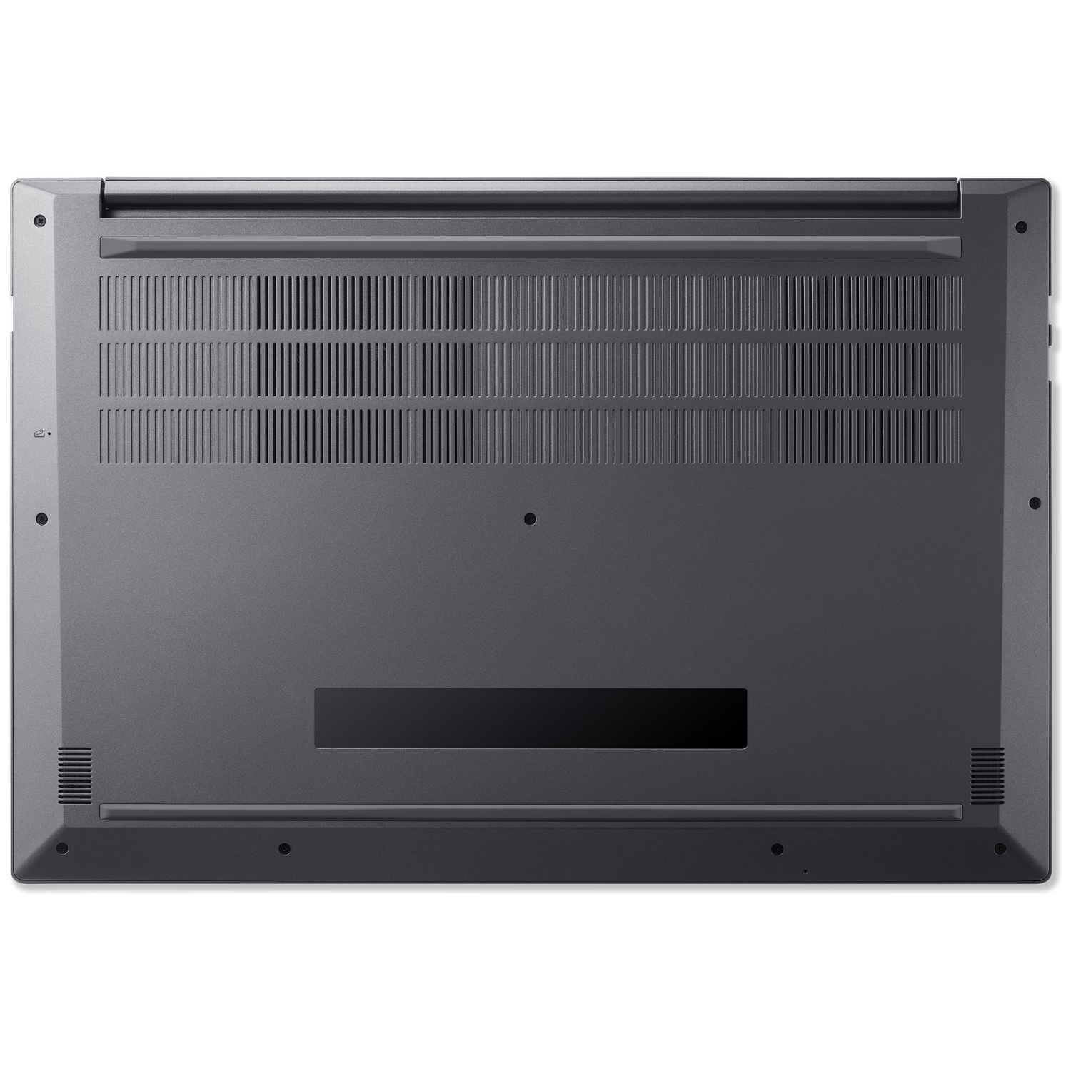 Grijs laptop onderklep met ventilatiesleuven en rubberen voetjes op een witte achtergrond.