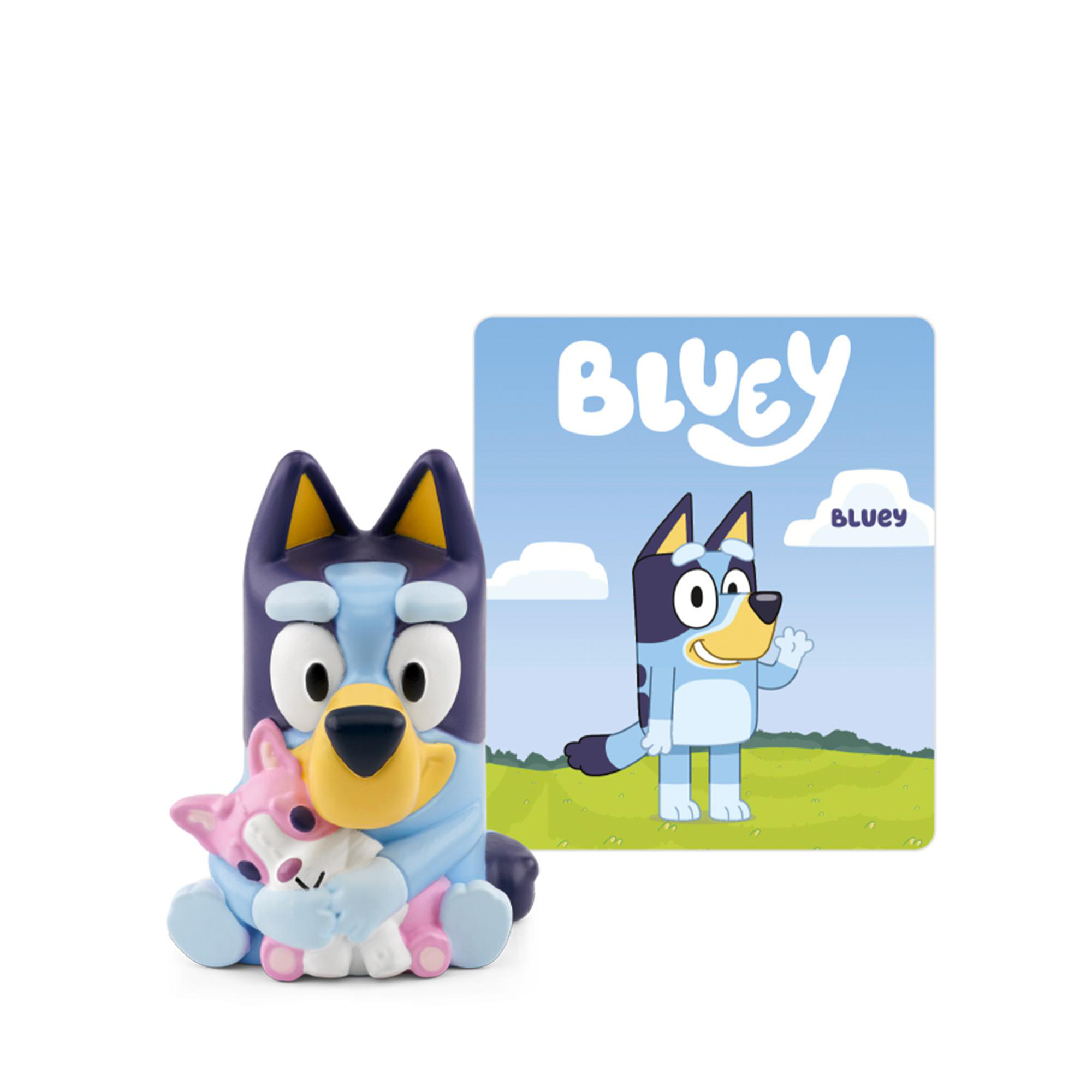 Blaue Bluey-Spielfigur aus Plastik, die ein rosa Stofftier umarmt, vor einer farbigen Produktkarte.