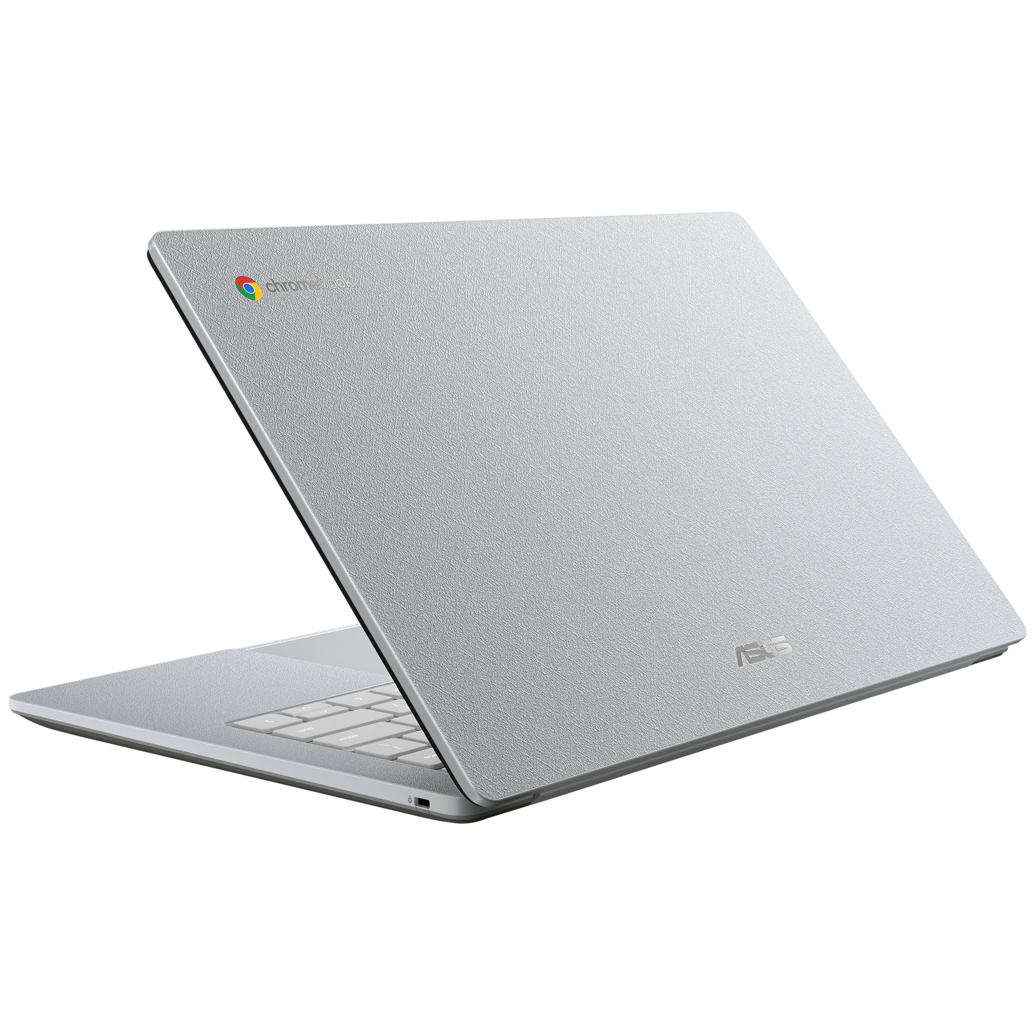 Un ordinateur portable ASUS Chromebook argenté est ouvert sur une surface blanche, fond blanc.