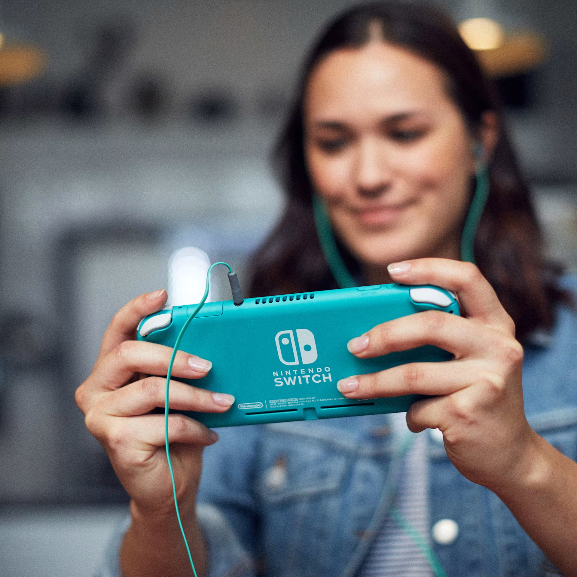 NINTENDO Switch Lite + Tomodachi Life: Wo Träume wahr werden Bundle Spielekonsole