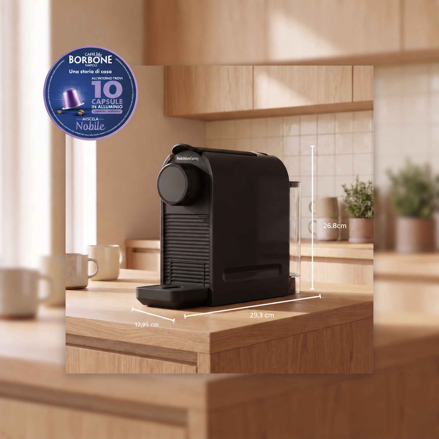 Una macchina da caffè nera su un bancone da cucina in legno con etichette di dimensioni.