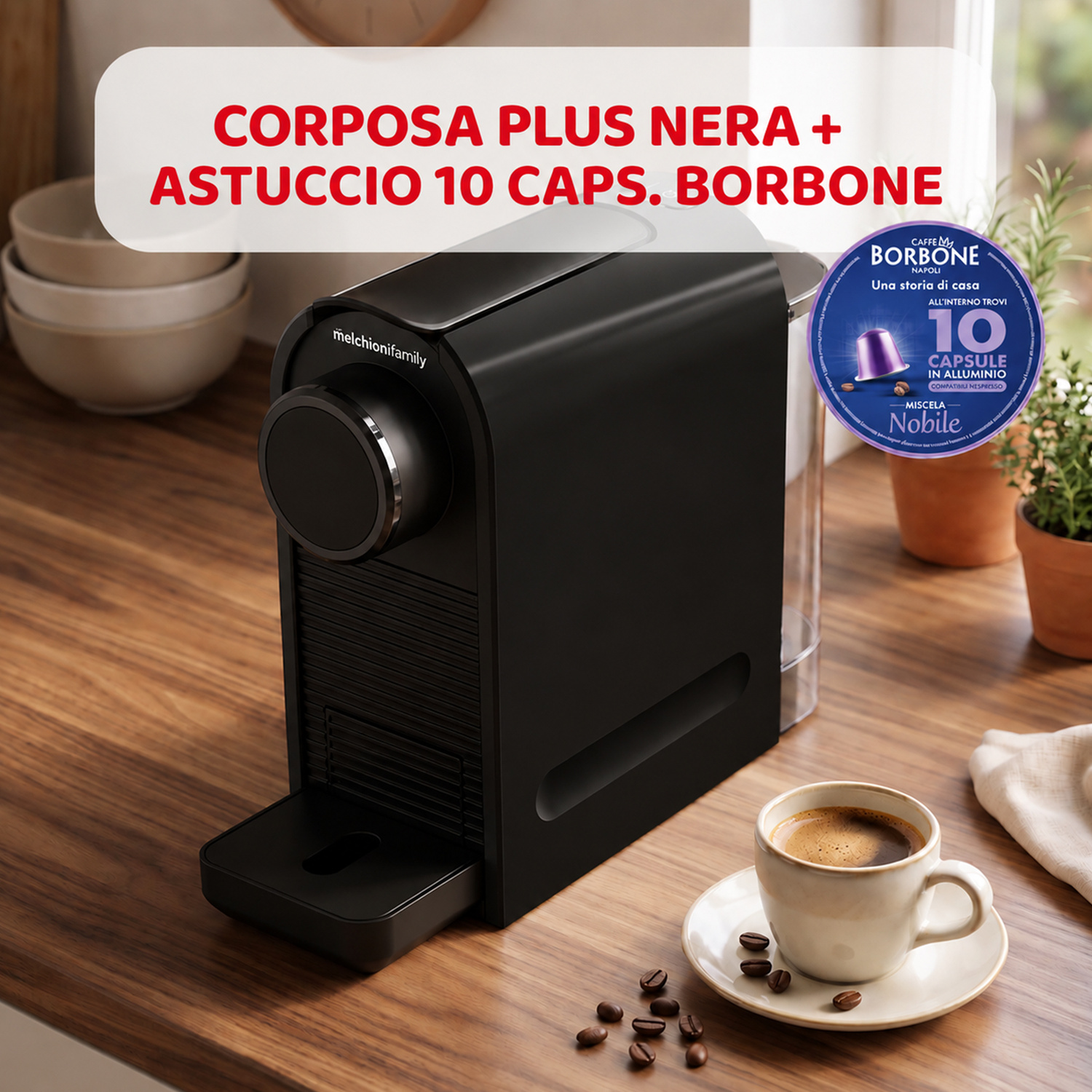 Una macchina da caffè nera su un bancone in legno con una tazza di caffè e chicchi accanto.