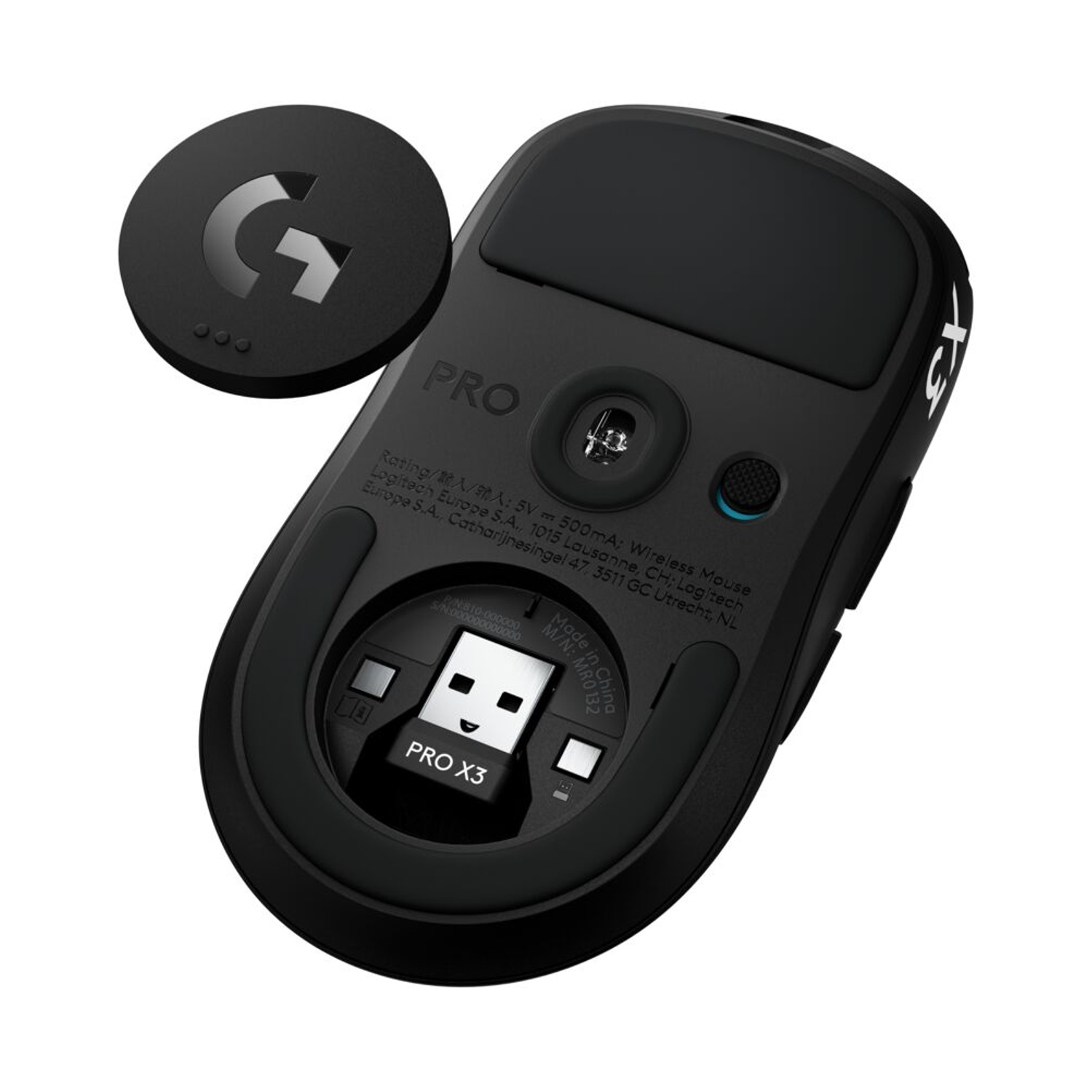 La parte inferiore di un mouse wireless nero con un ricevitore USB nel suo scomparto e una copertura circolare.