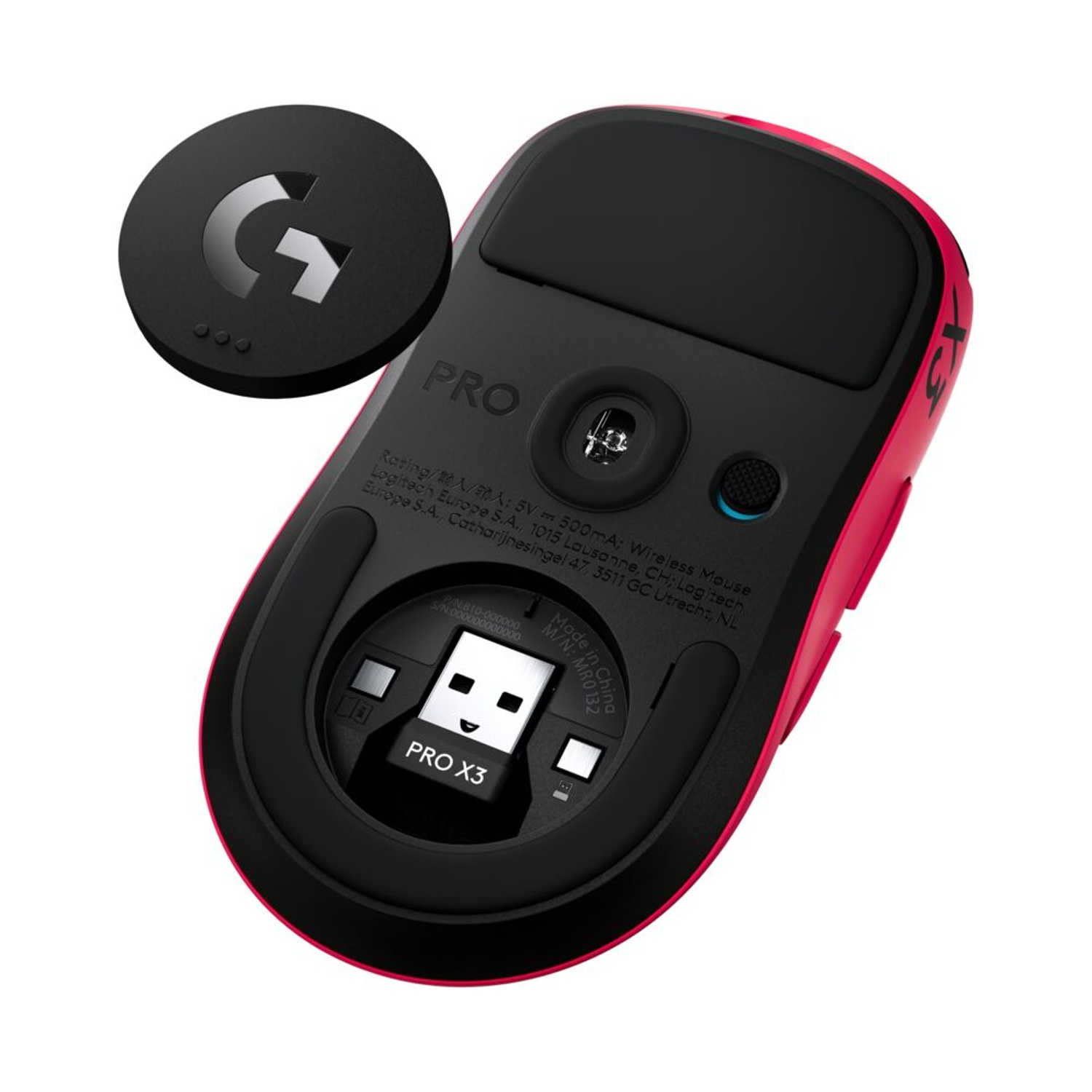 La parte inferiore di un mouse da gioco rosa con ricevitore USB integrato e logo Logitech circolare.
