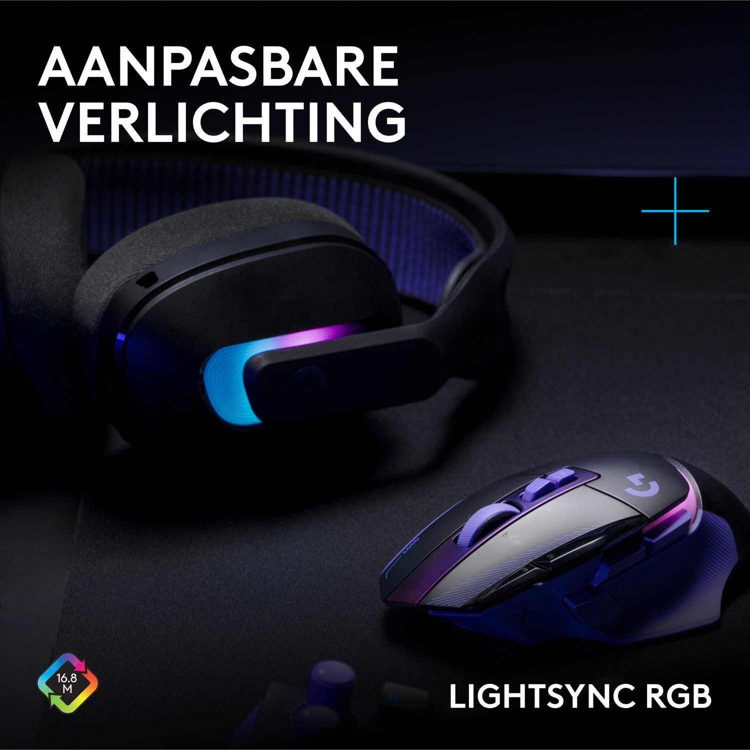 Gamingheadset en -muis met aanpasbare RGB-verlichting op een zwarte achtergrond.