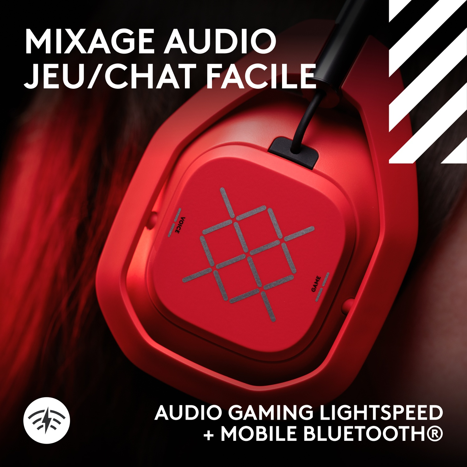 Casque de jeu rouge avec câble noir et textes pour mixage audio.