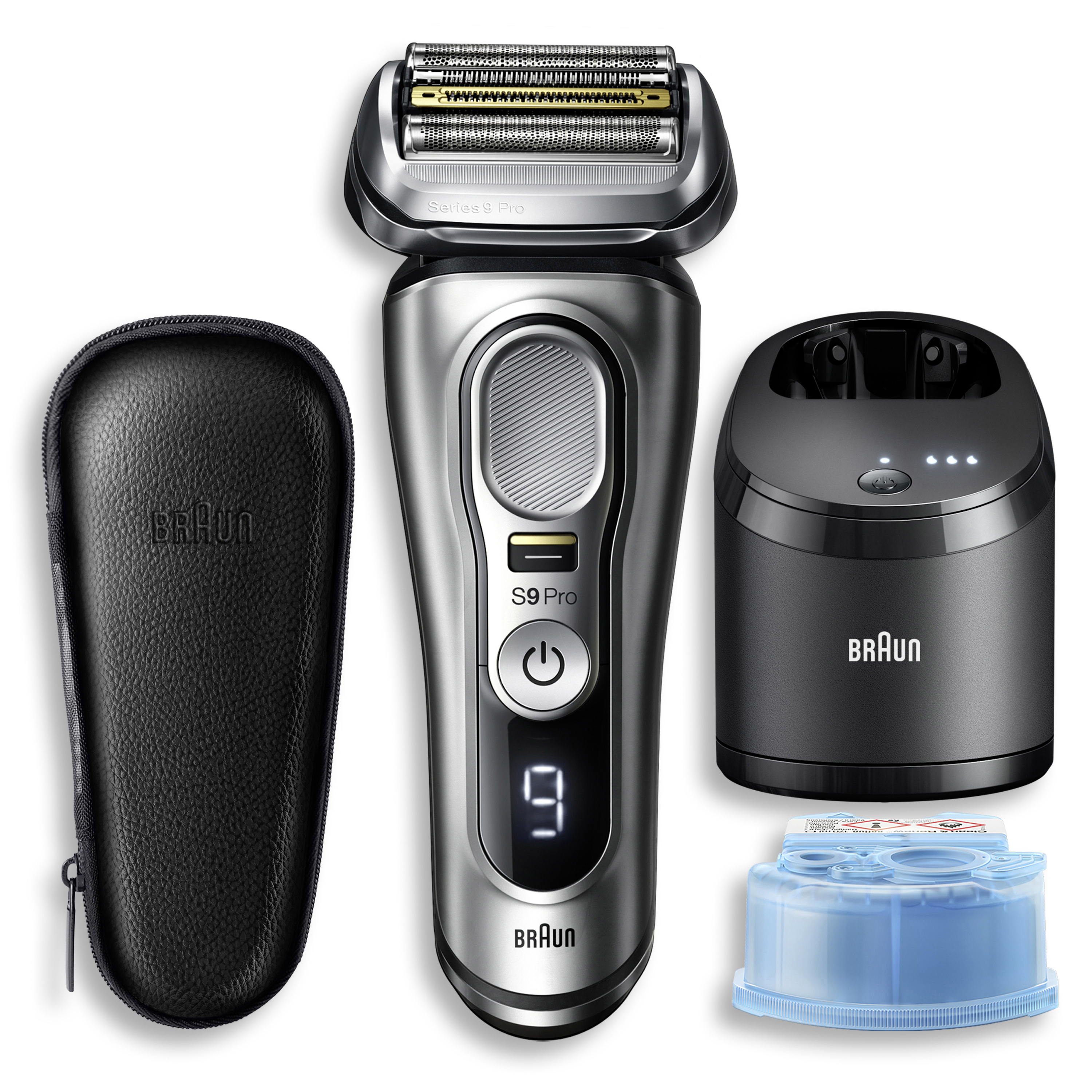 Ein silberner Braun Series 9 Pro Rasierer mit Ladeetui, Reinigungsstation und Reinigungskassette auf weißem Grund.