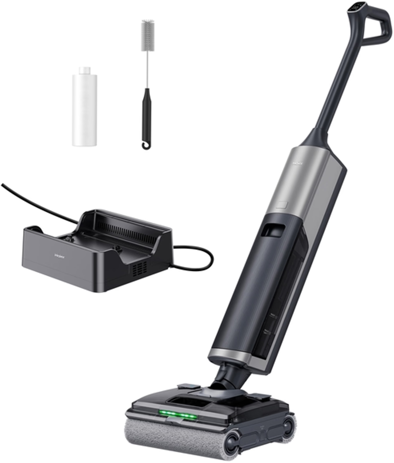 Un aspirateur sans fil gris avec station de charge, bouteille et brosse de nettoyage sur fond blanc.