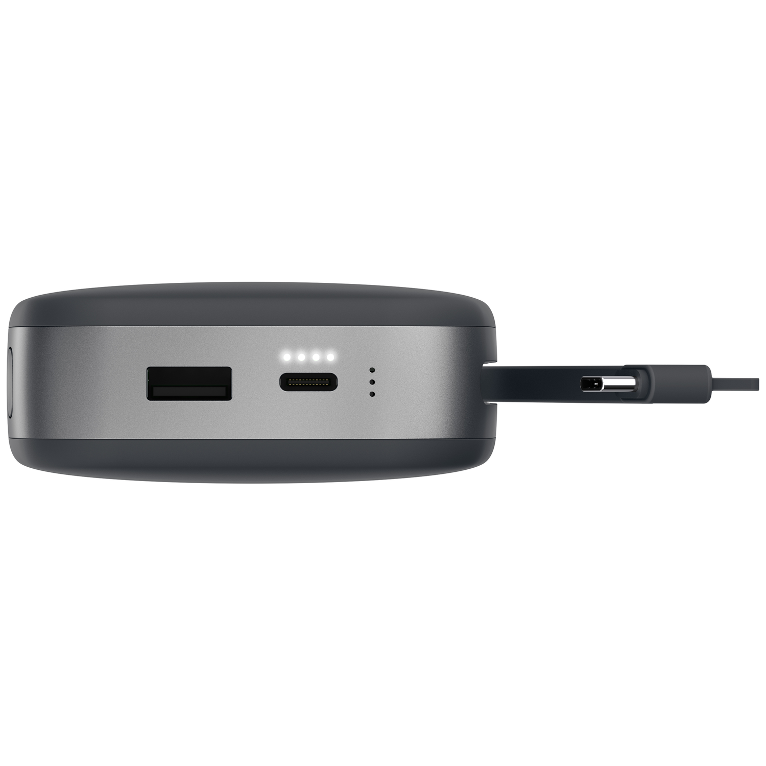 Batterie externe grise avec ports USB-A et USB-C, quatre voyants LED et câble USB-C connecté sur fond blanc.