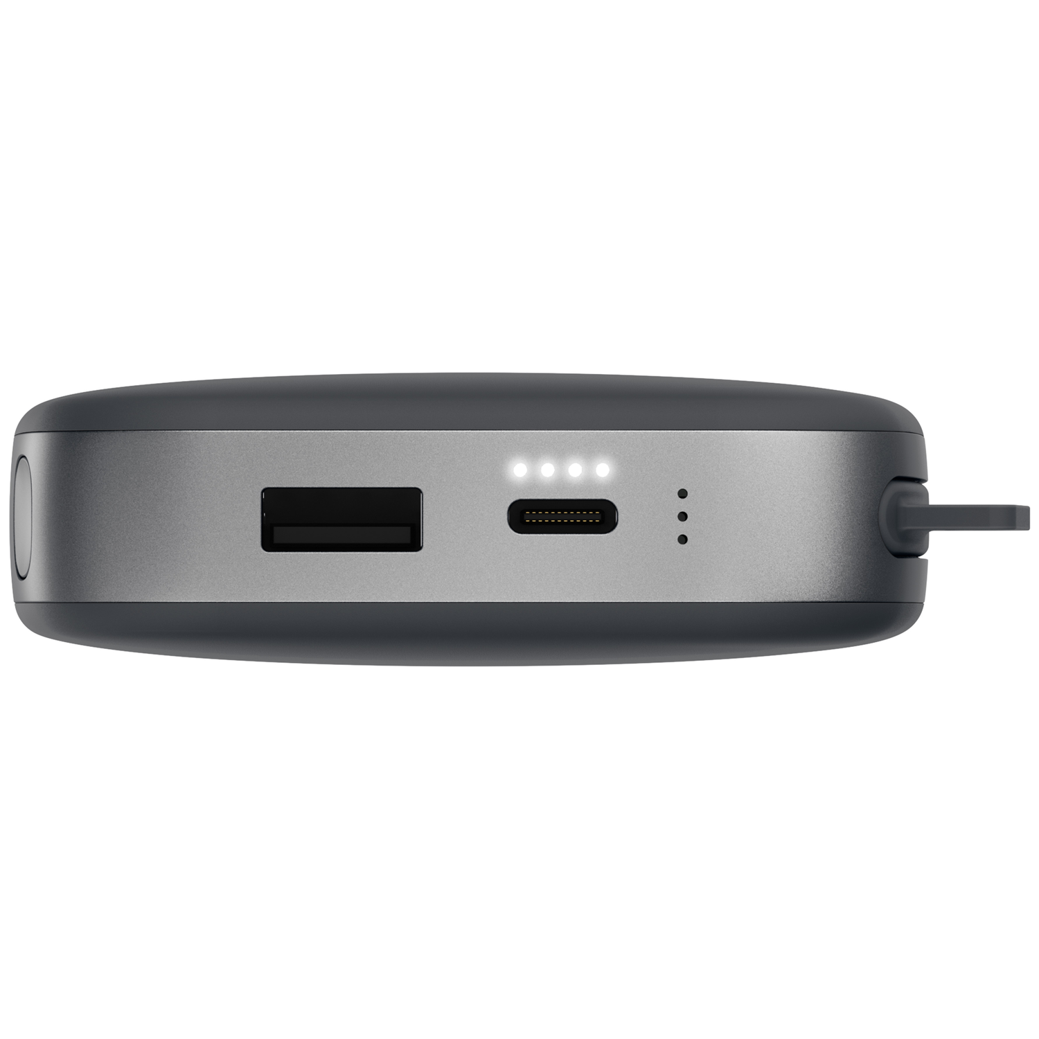 Gros plan d'une batterie externe grise avec un port USB, un port Type-C et quatre voyants lumineux blancs de batterie.