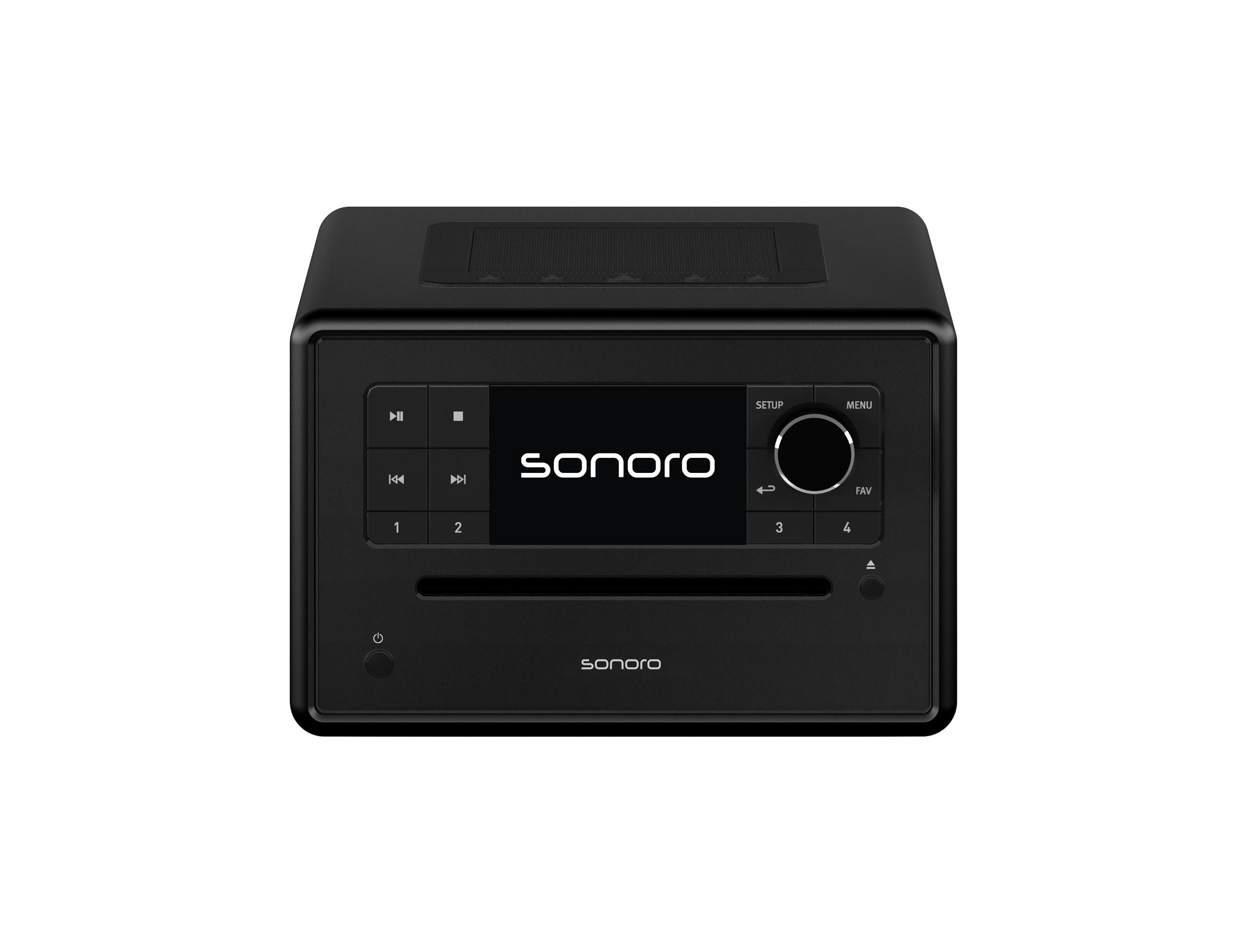 Schwarzes Sonoro-Audiosystem mit zentralem Display, CD-Schlitz und verschiedenen Bedientasten auf weißem Grund.