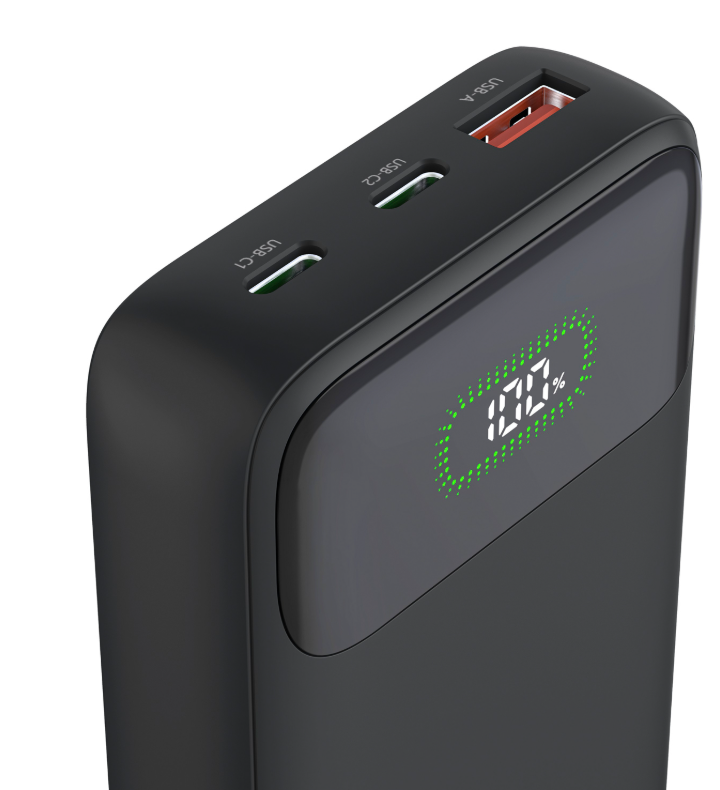Czarny powerbank z cyfrowym wyświetlaczem 100% i trzema portami USB.