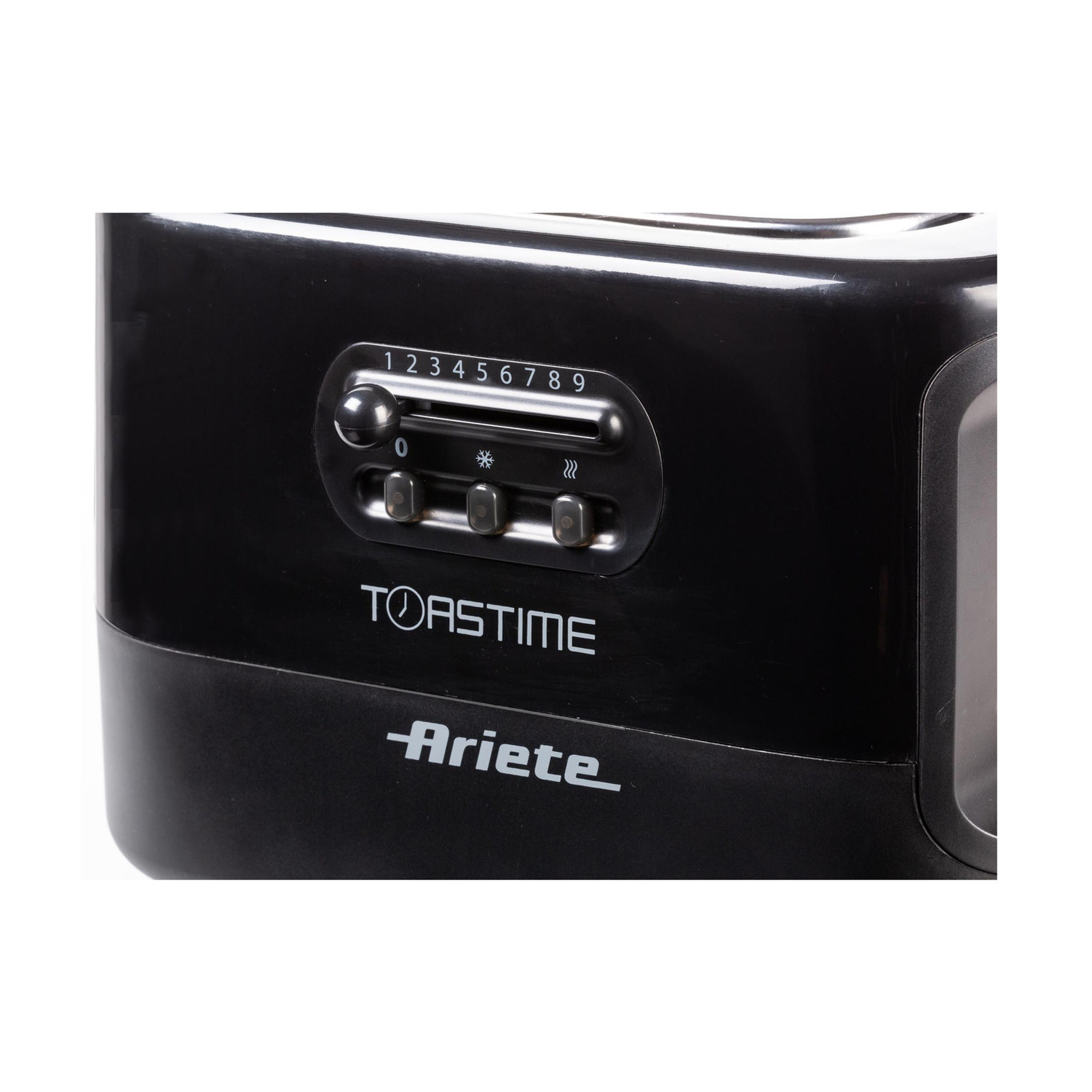 Primo piano di un toaster nero Ariete Toastime con pulsanti di controllo e logo del marchio.