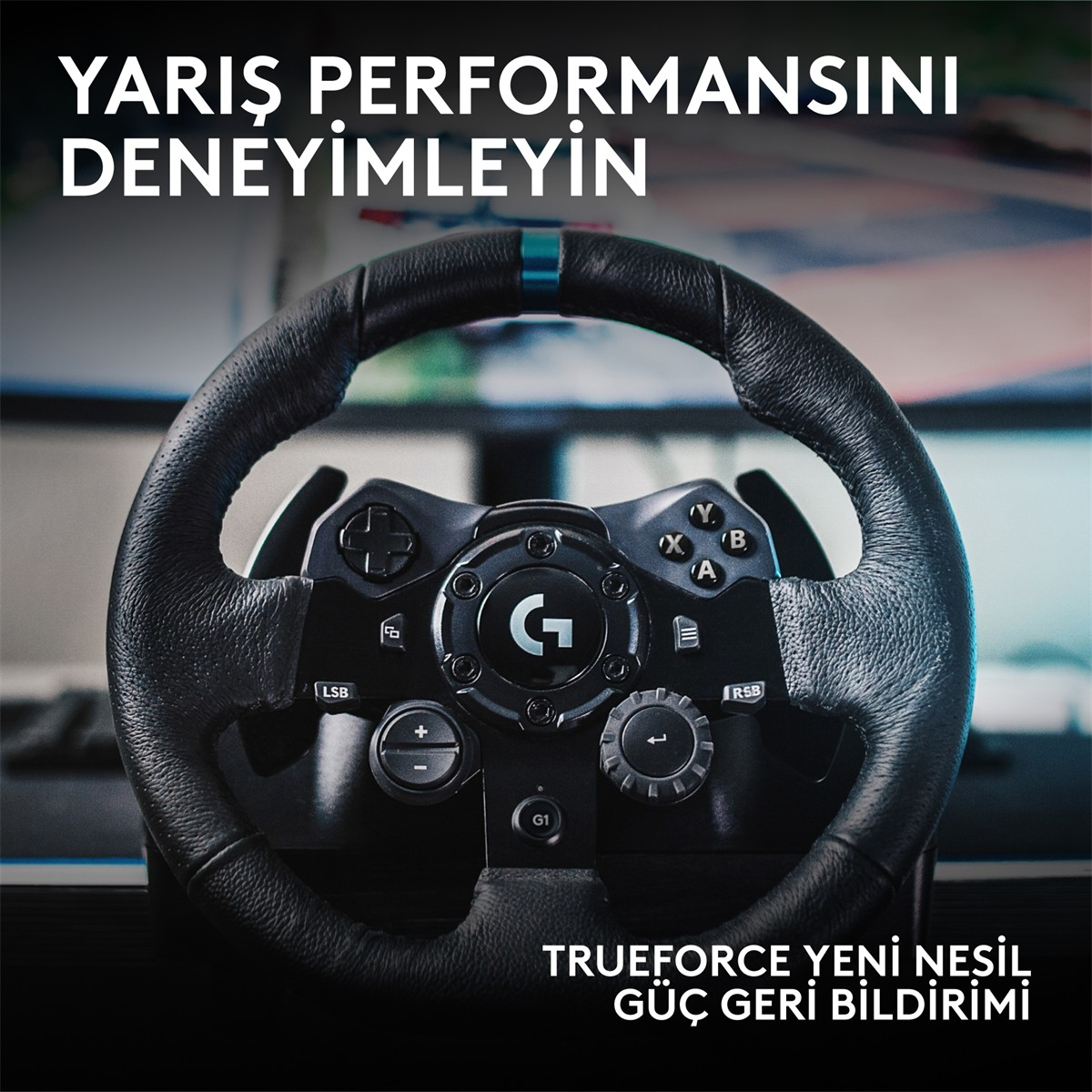 Bir monitörün önünde düğmeleri ve G logosu olan siyah bir Logitech yarış direksiyonu.