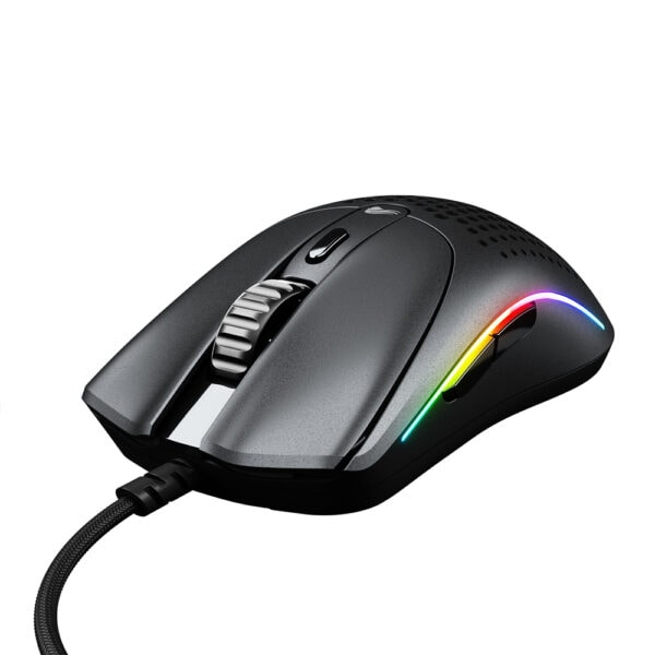 Beyaz arka planda RGB aydınlatmalı ve metal kaydırma tekerlekli siyah kablolu oyun faresi.