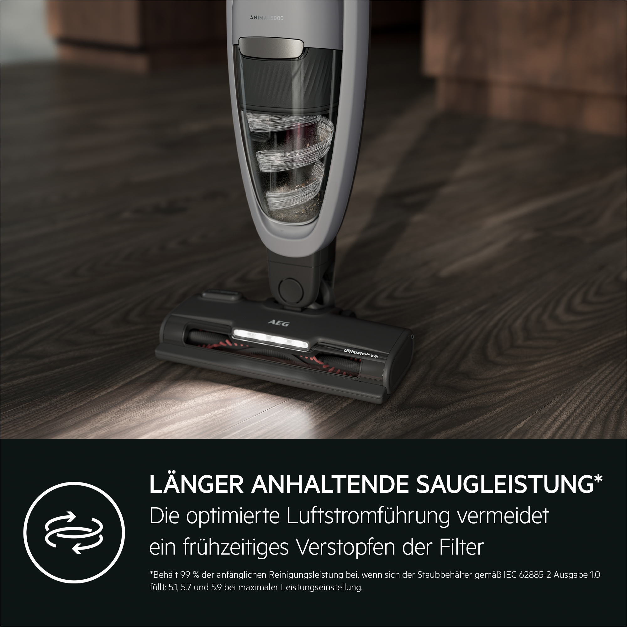 Ein AEG Staubsauger auf Holzboden mit Text zum optimierten Luftstrom.