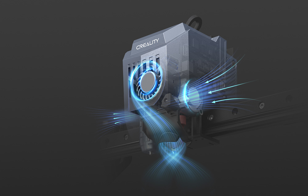 3D nyomtató extruder kék légáramlási vonalakkal, sötét háttér előtt.
