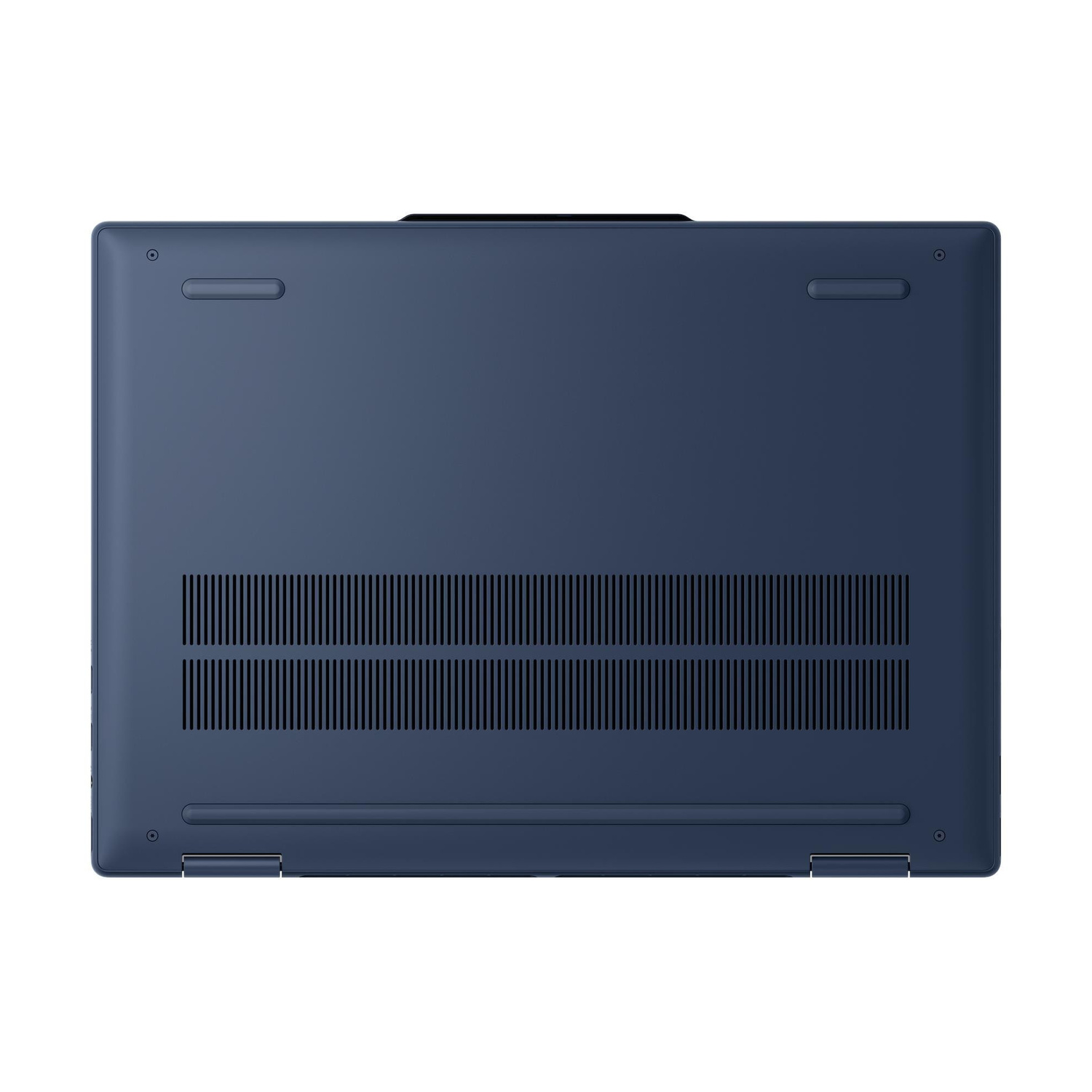 Vista inferiore di un computer portatile blu con doppie griglie di ventilazione e piedini in gomma.