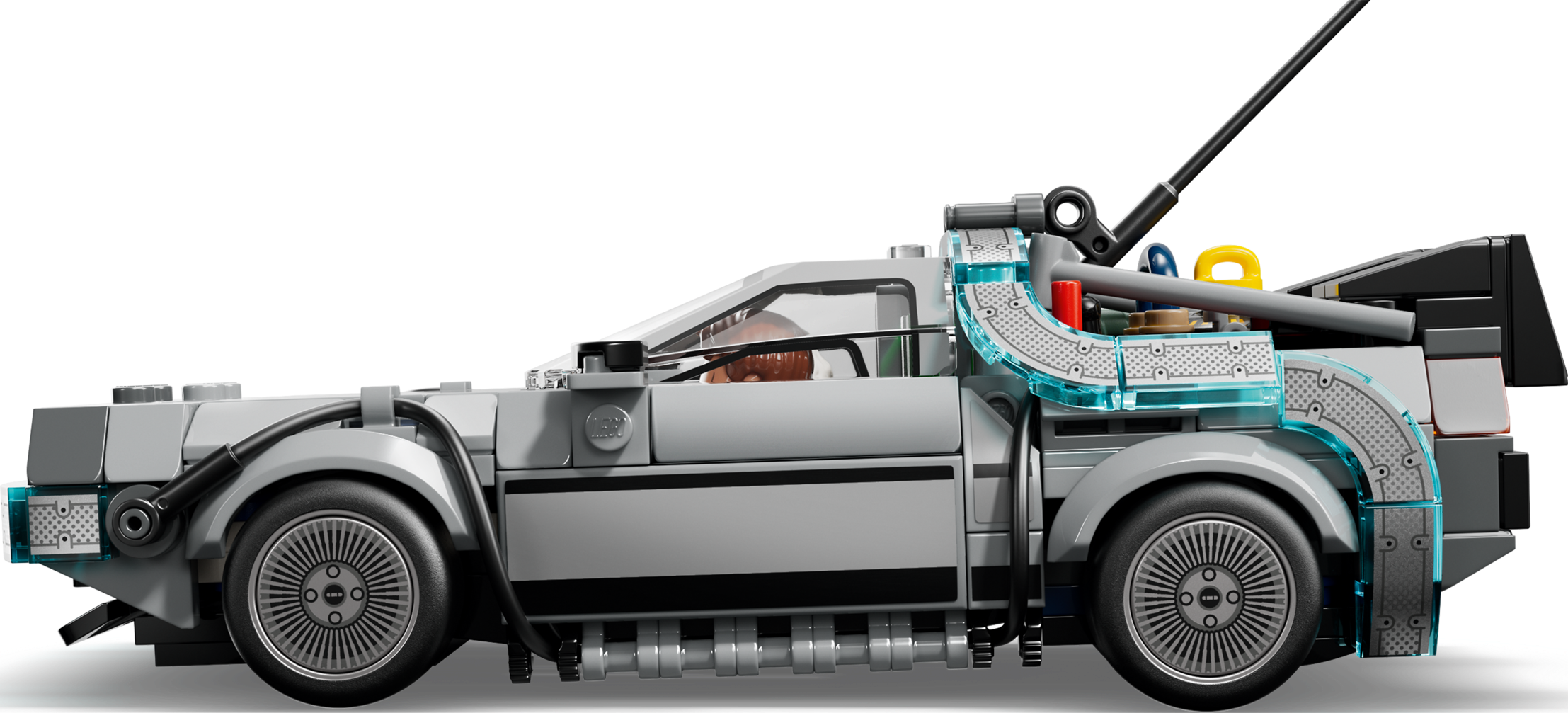 Ein graues Lego-Modell des DeLorean-Zeitmaschinenautos aus Zurück in die Zukunft, seitlich auf schwarzem Hintergrund.