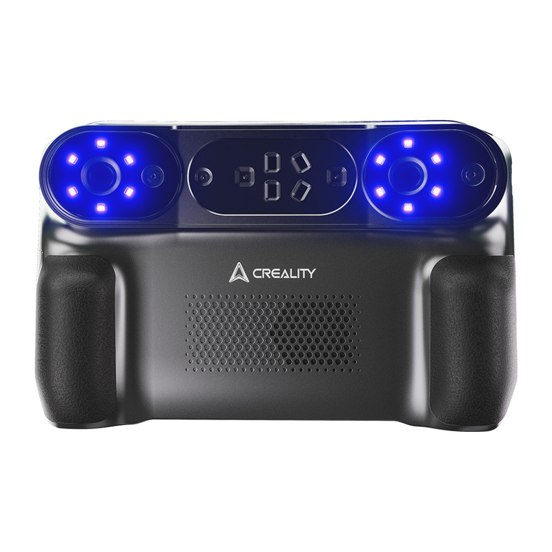 Fekete Creality 3D szkenner kék LED-ekkel és texturált markolatokkal fehér háttér előtt.