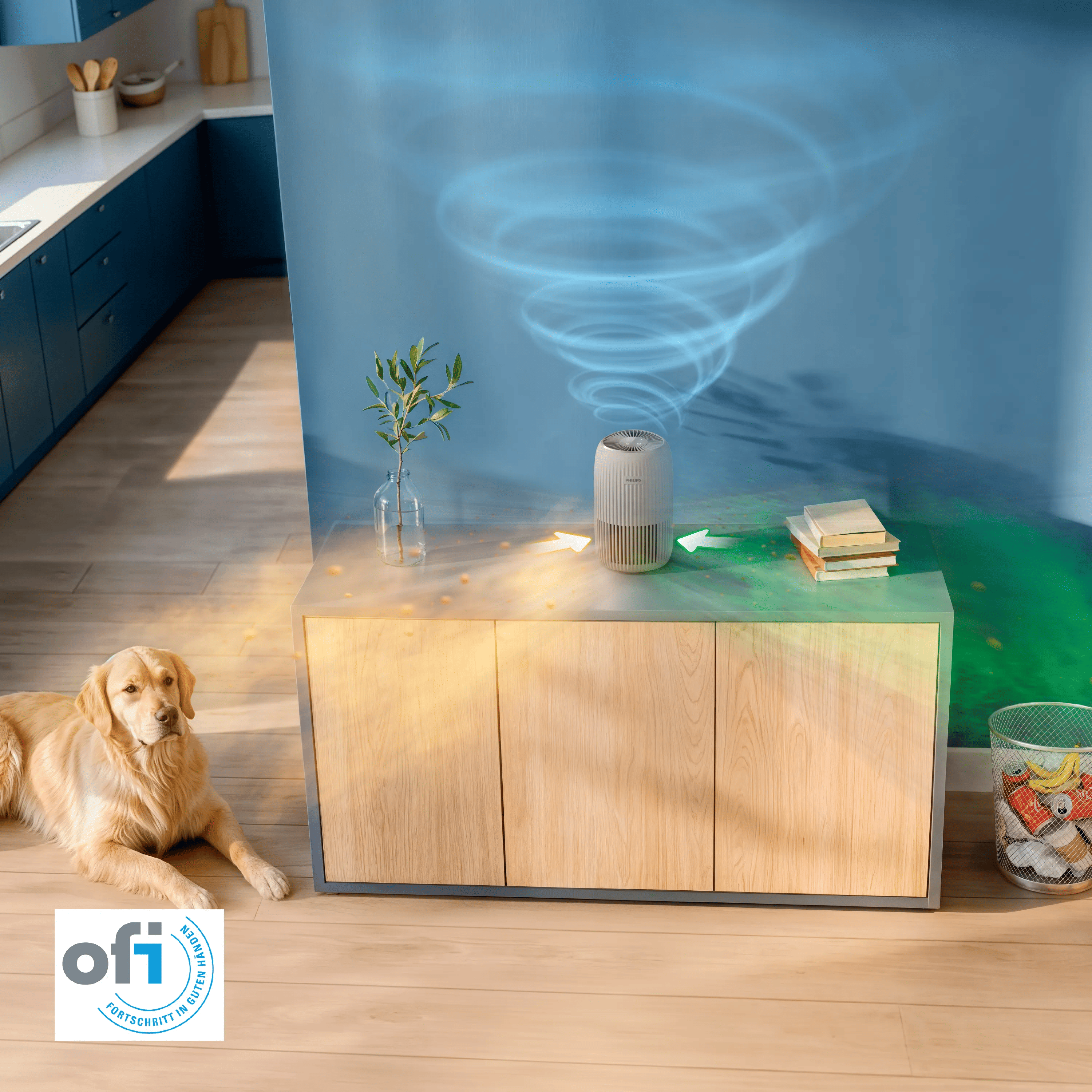 Ein Luftreiniger steht auf einem Holzschrank, während ein Hund auf dem Boden liegt und ein blauer Wirbel aufsteigt.