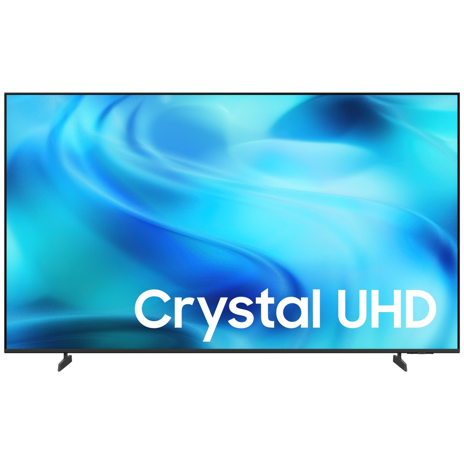 Een Crystal UHD tv met blauw scherm en witte tekst, rustend op twee zwarte standaards.