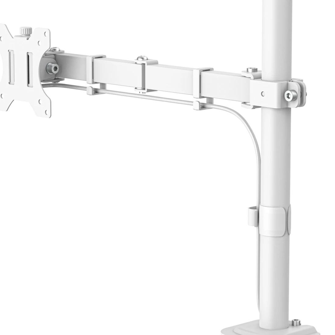 Un brazo de monitor blanco con soporte VESA montado en un poste vertical, guiando un cable hacia abajo.