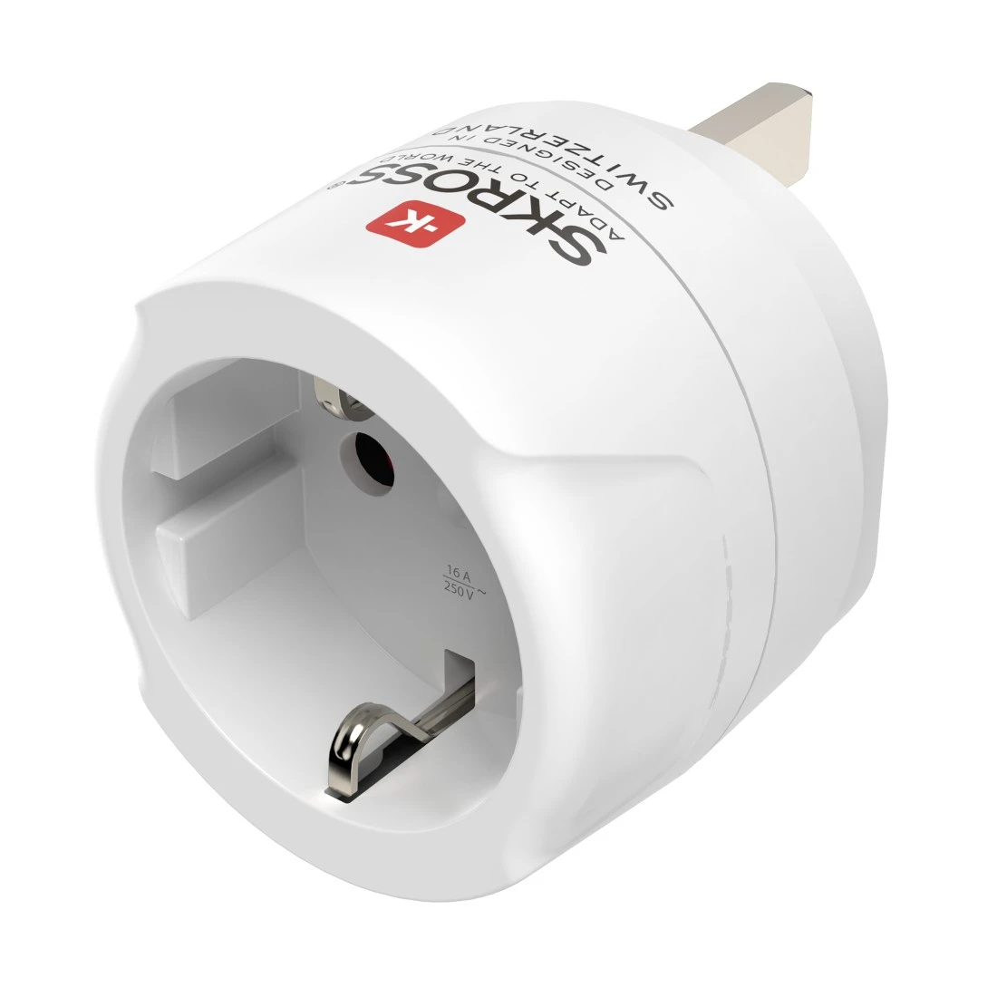 Un adaptador de viaje Skross blanco con un logo rojo sobre fondo blanco.