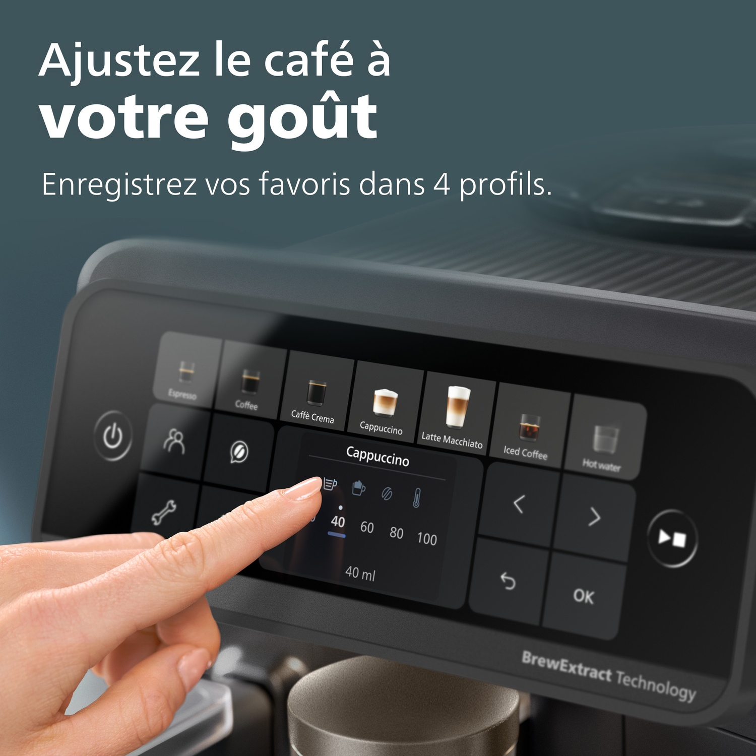 Une main touche l'écran tactile d'une machine à café moderne avec différentes options.