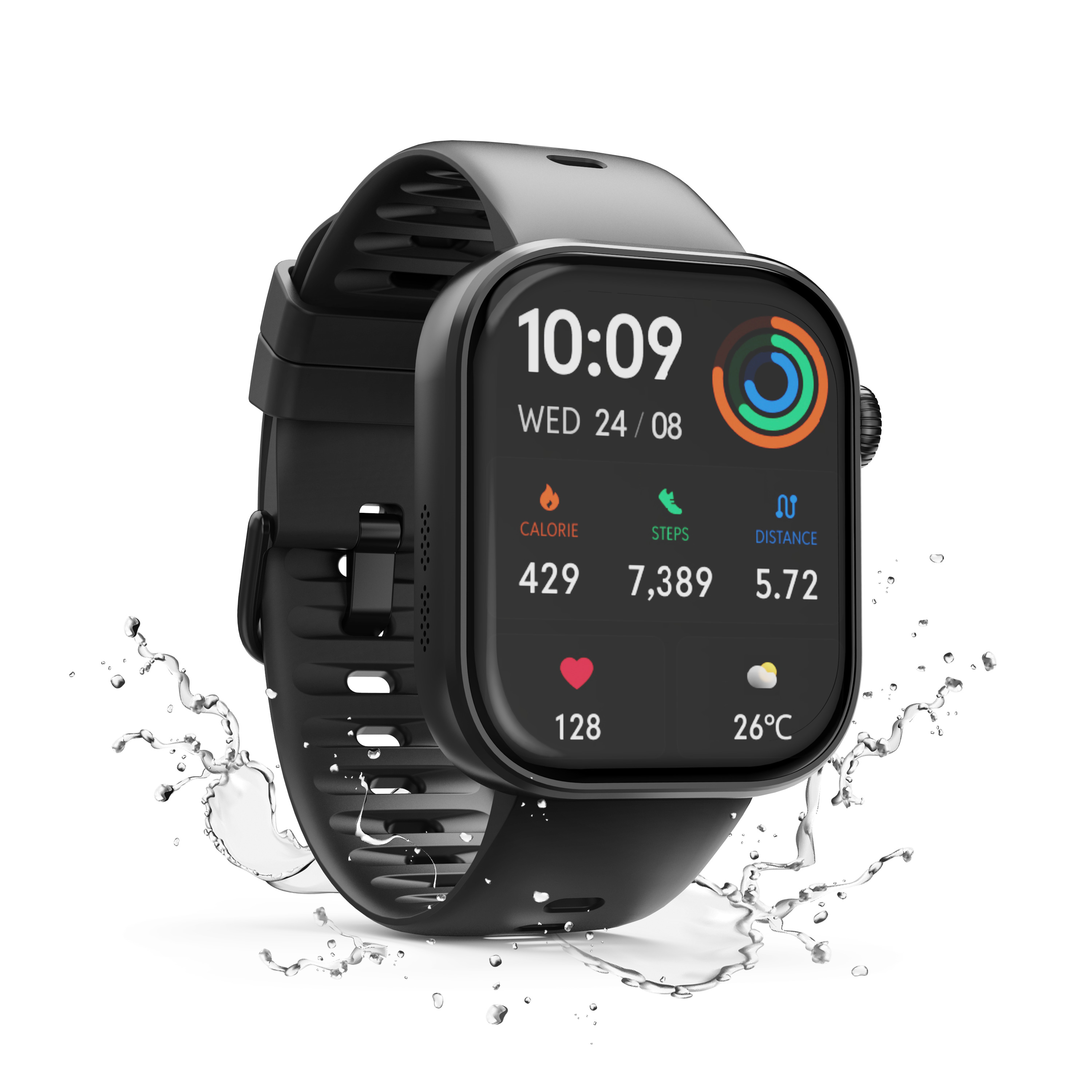 Une montre connectée noire affichant des données de fitness est entourée d'éclaboussures d'eau sur fond blanc.