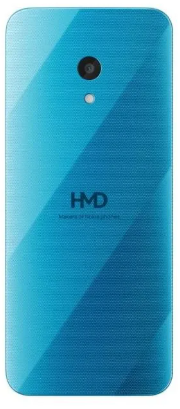Niebieski tył smartfona z aparatem, lampą błyskową i logo HMD.