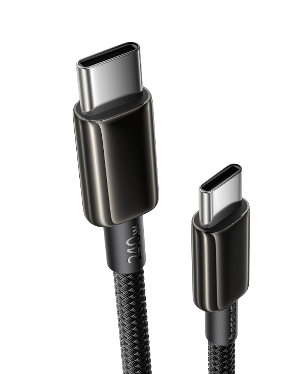 Beyaz arka plan üzerinde metal konnektörlü ve örgülü kaplamalı iki siyah USB-C kablosu.