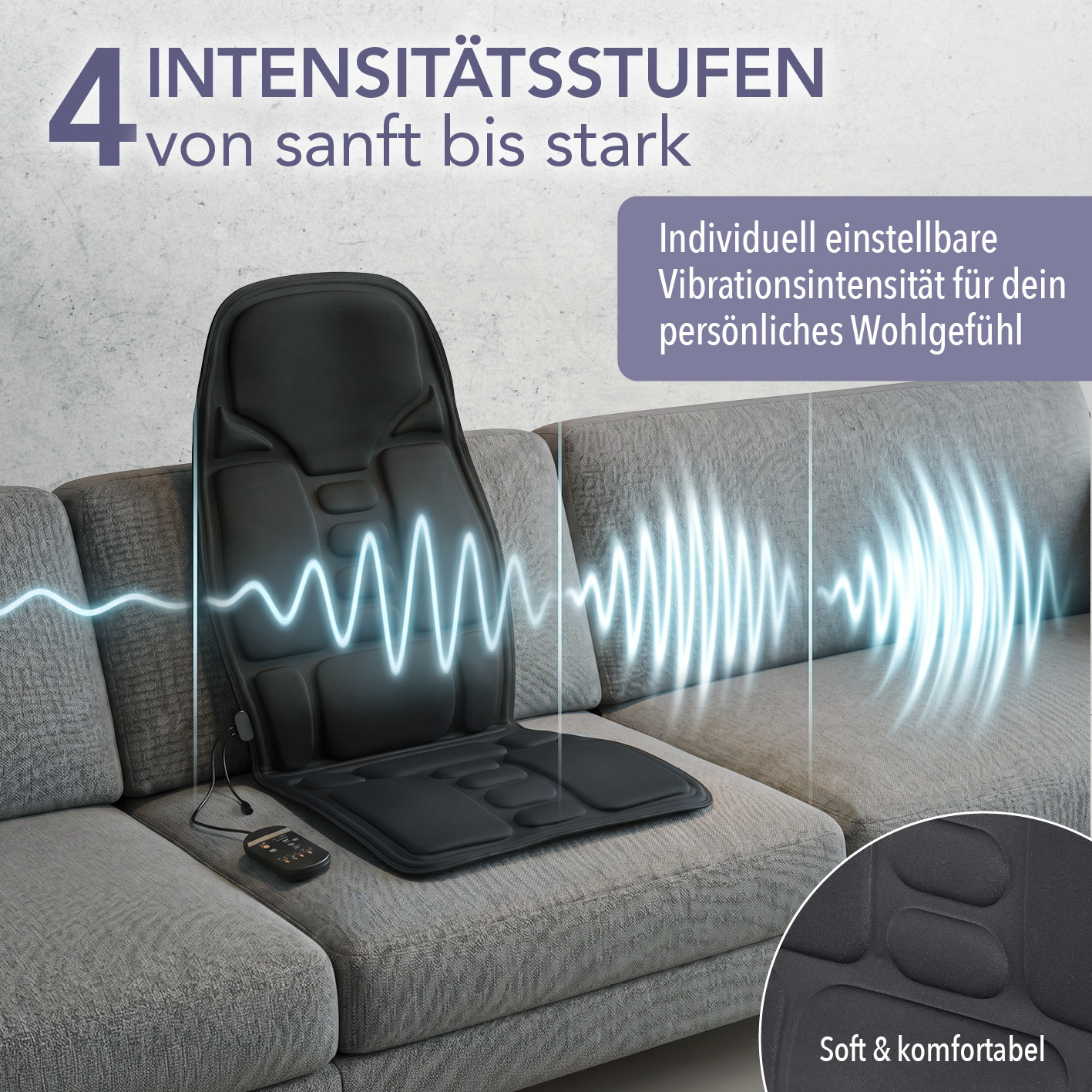 Schwarze Massage-Sitzauflage auf einem grauen Sofa mit grafischen Wellen für 4 Intensitätsstufen.