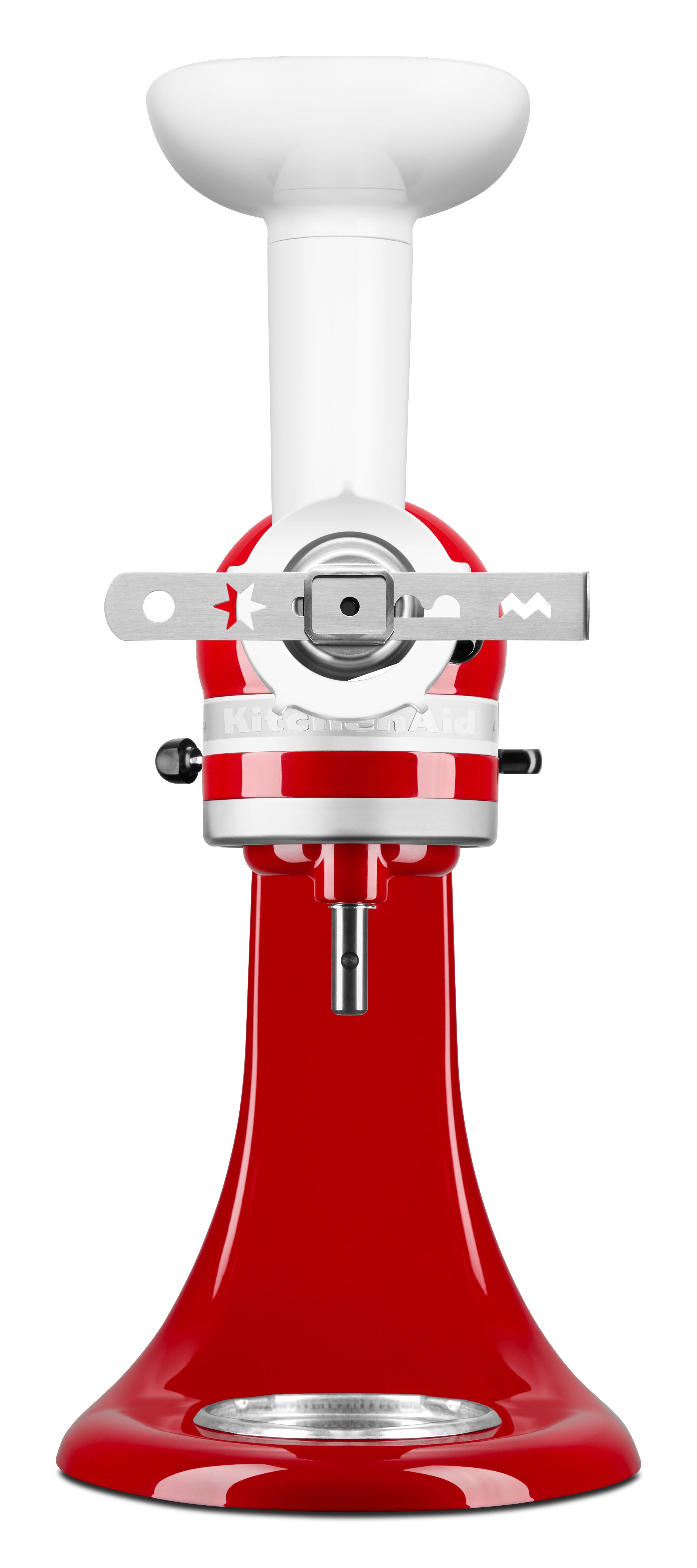 Eine rote KitchenAid Nudelpresse mit weißem Aufsatz und Edelstahlklinge auf weißem Hintergrund.
