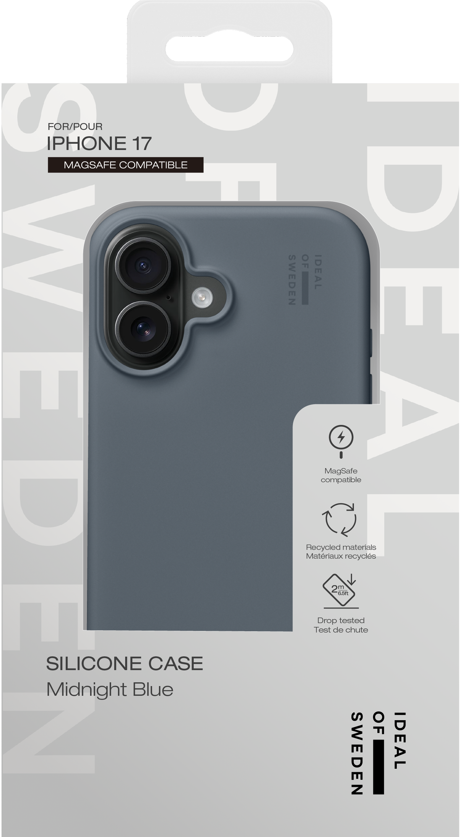 Eine nachtblaue iPhone 17 Silikonhülle in der Verkaufverpackung.