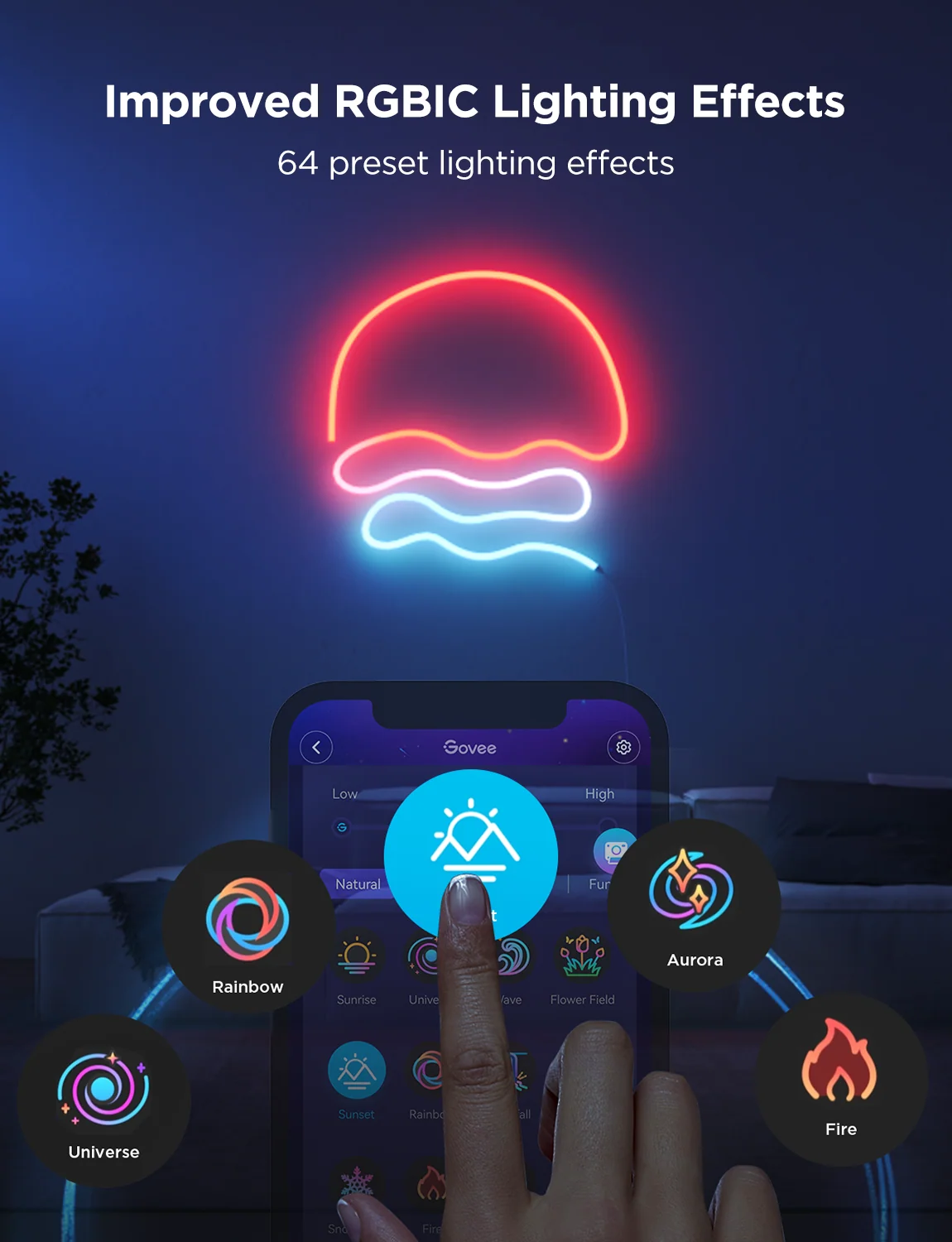 Ein Finger wählt einen Lichteffekt auf einer App und steuert so ein LED-Wandlicht.