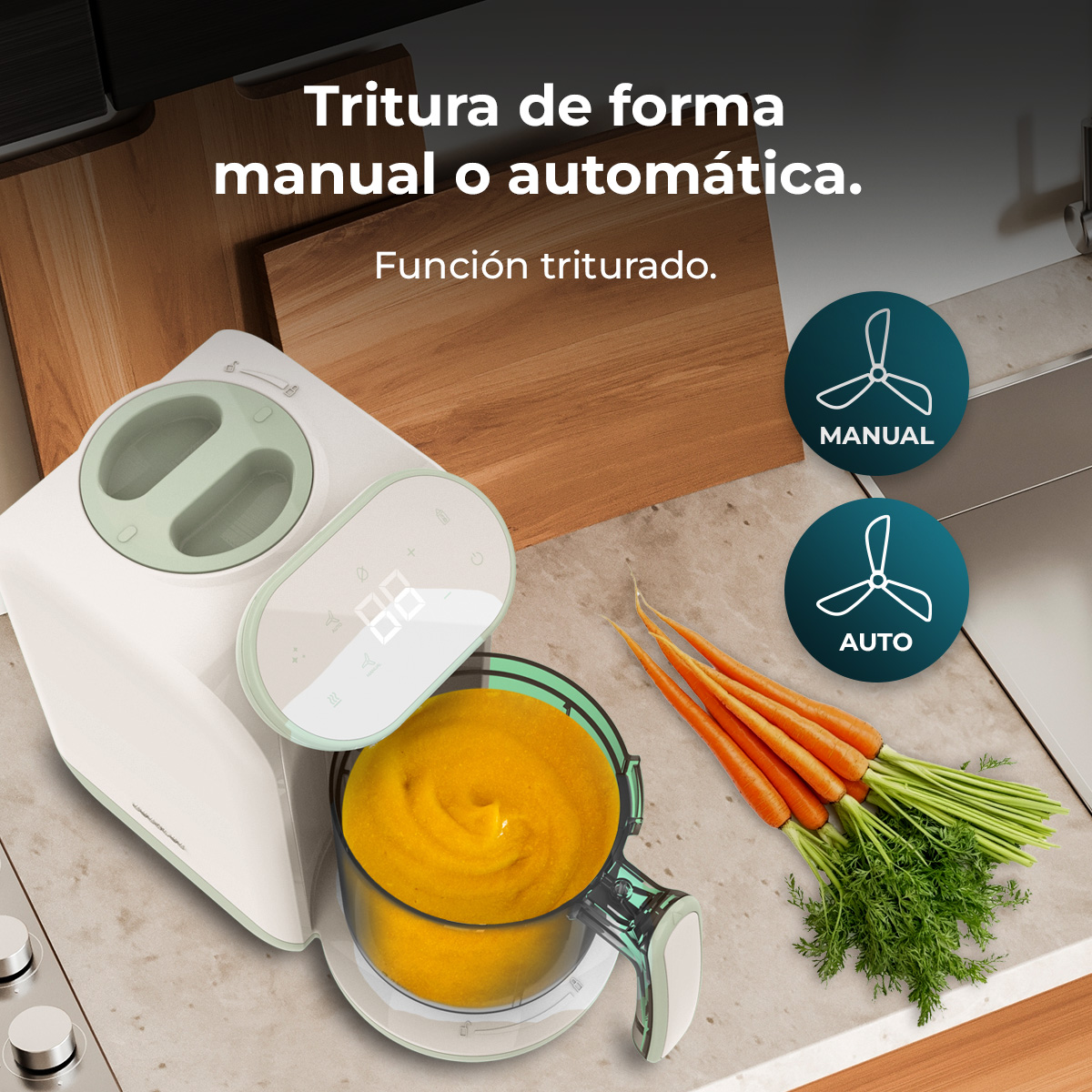 Electrodoméstico de cocina blanco con pantalla digital con puré amarillo, junto a zanahorias frescas en una encimera.