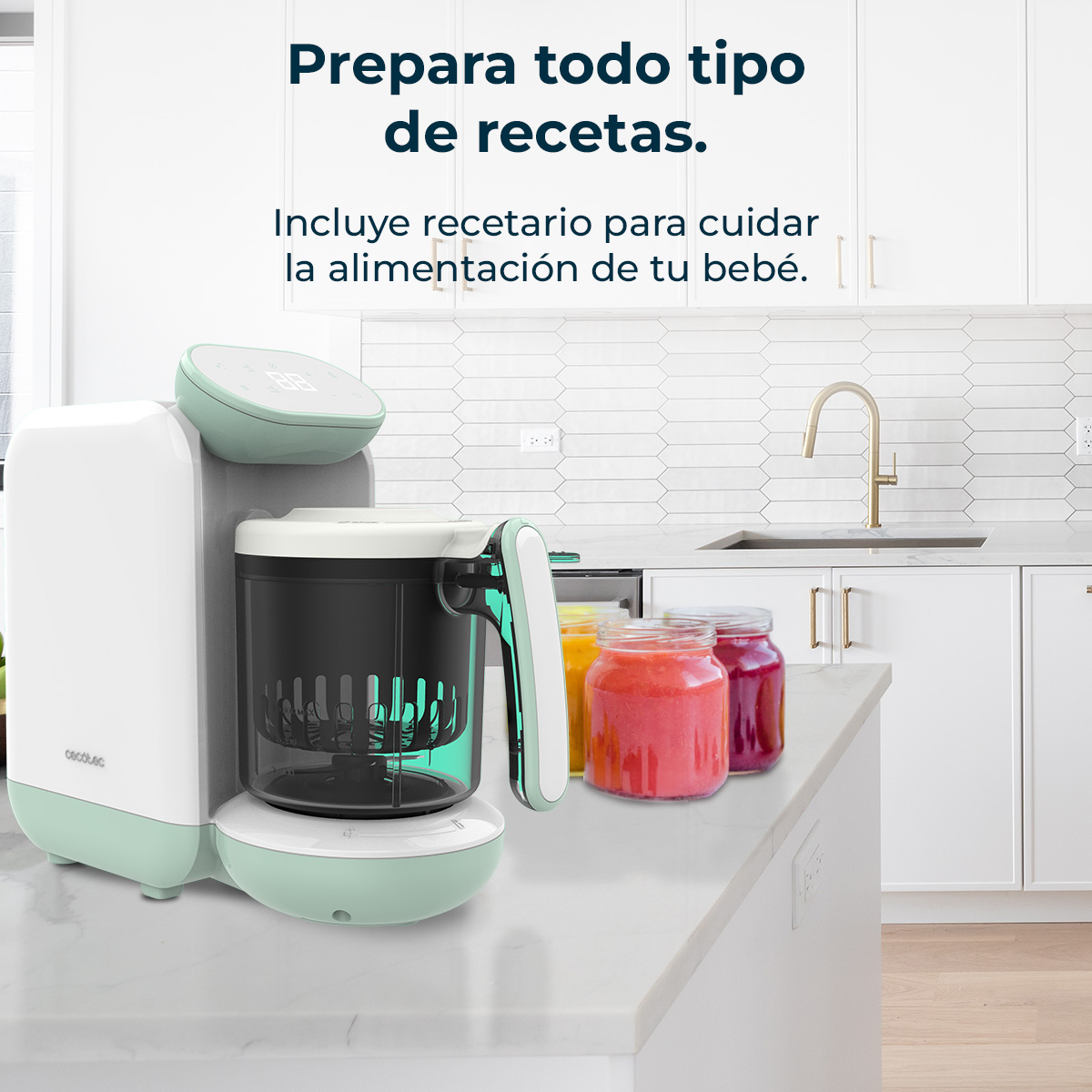 Un robot de cocina para bebés blanco y verde sobre la encimera con tres tarros de puré.