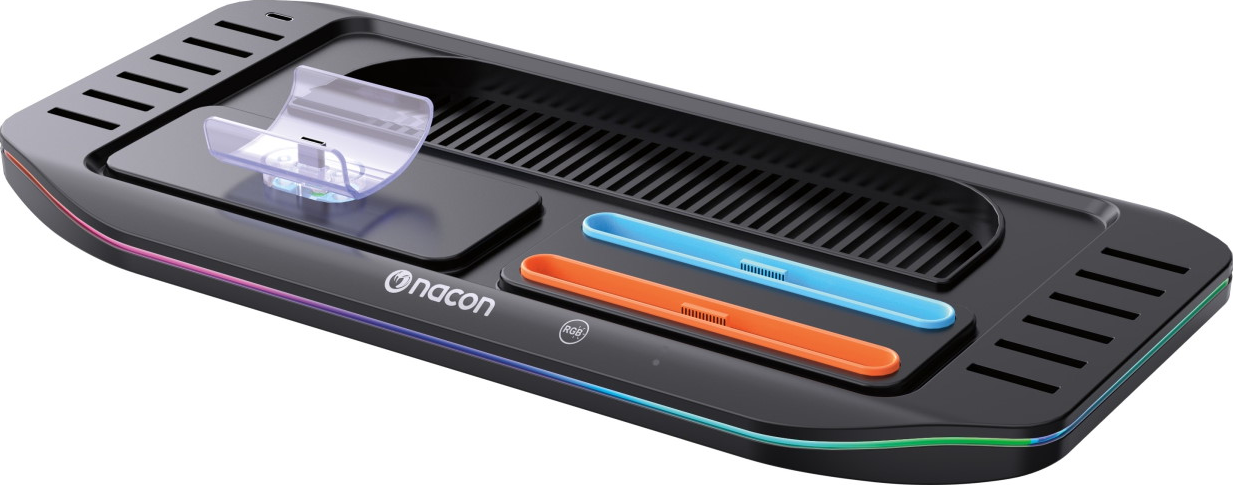 Stazione per accessori da gioco Nacon nera con illuminazione RGB, supporto per controller e dettagli blu e arancioni.