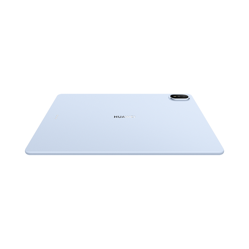 Siyah arka plan üzerinde, sağ üst köşesinde kamera bulunan açık mavi Huawei tabletin arkası.
