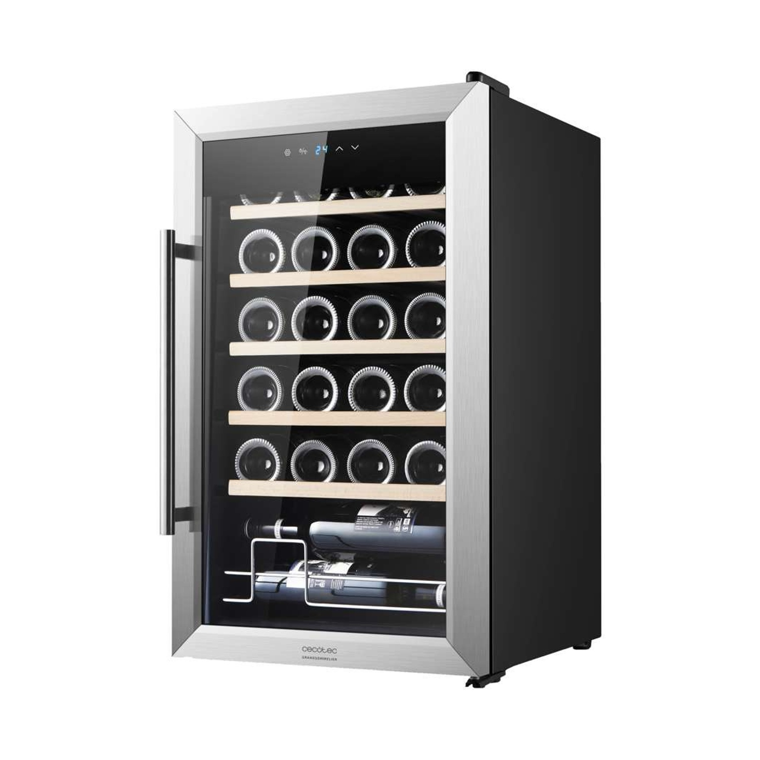 Cantinetta per vino in acciaio inox con porta in vetro e ripiani in legno pieni di bottiglie.