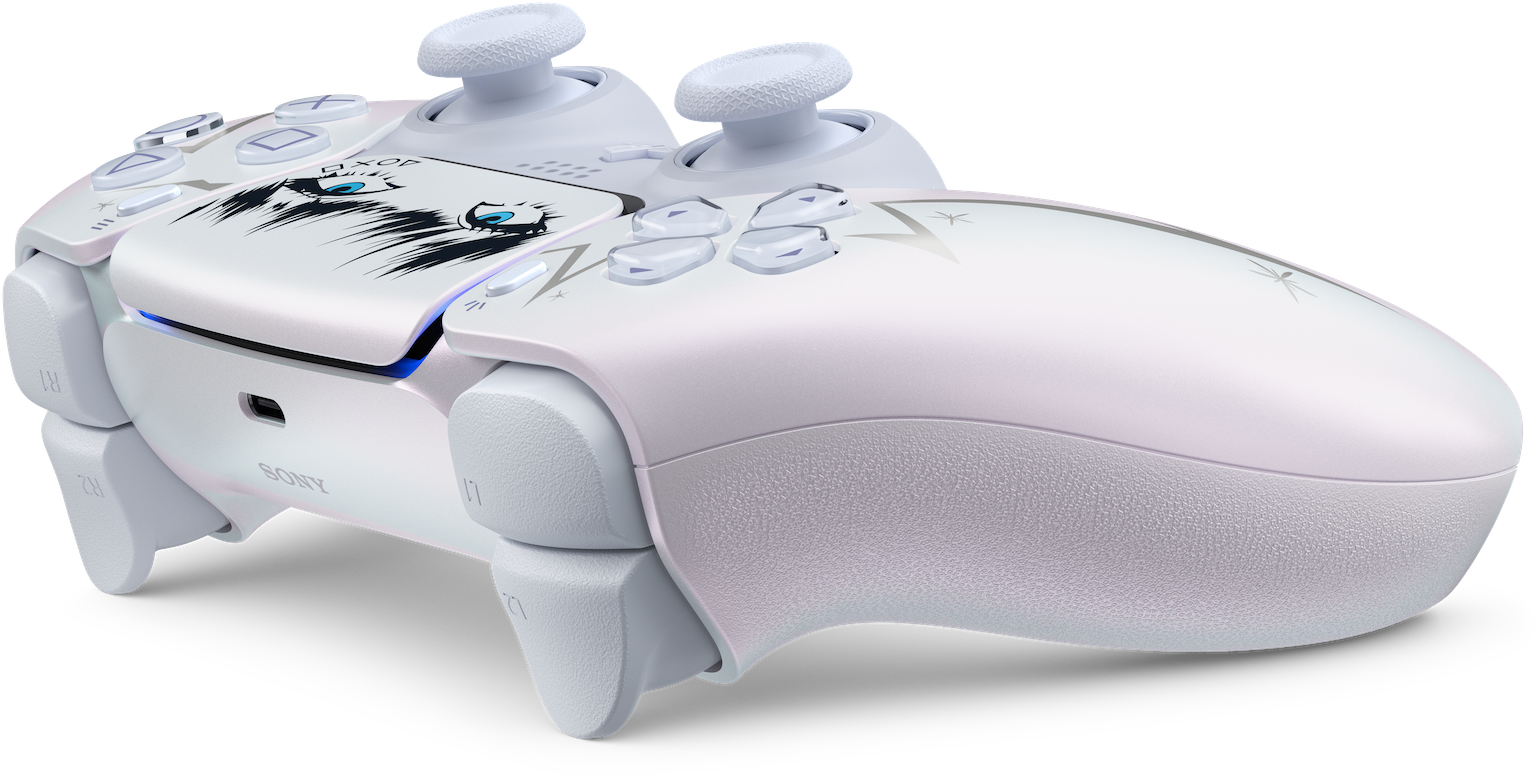Ein weißer, individuell gestalteter PlayStation 5-Controller mit Augenmotiven auf dem Touchpad vor schwarzem Hintergrund.