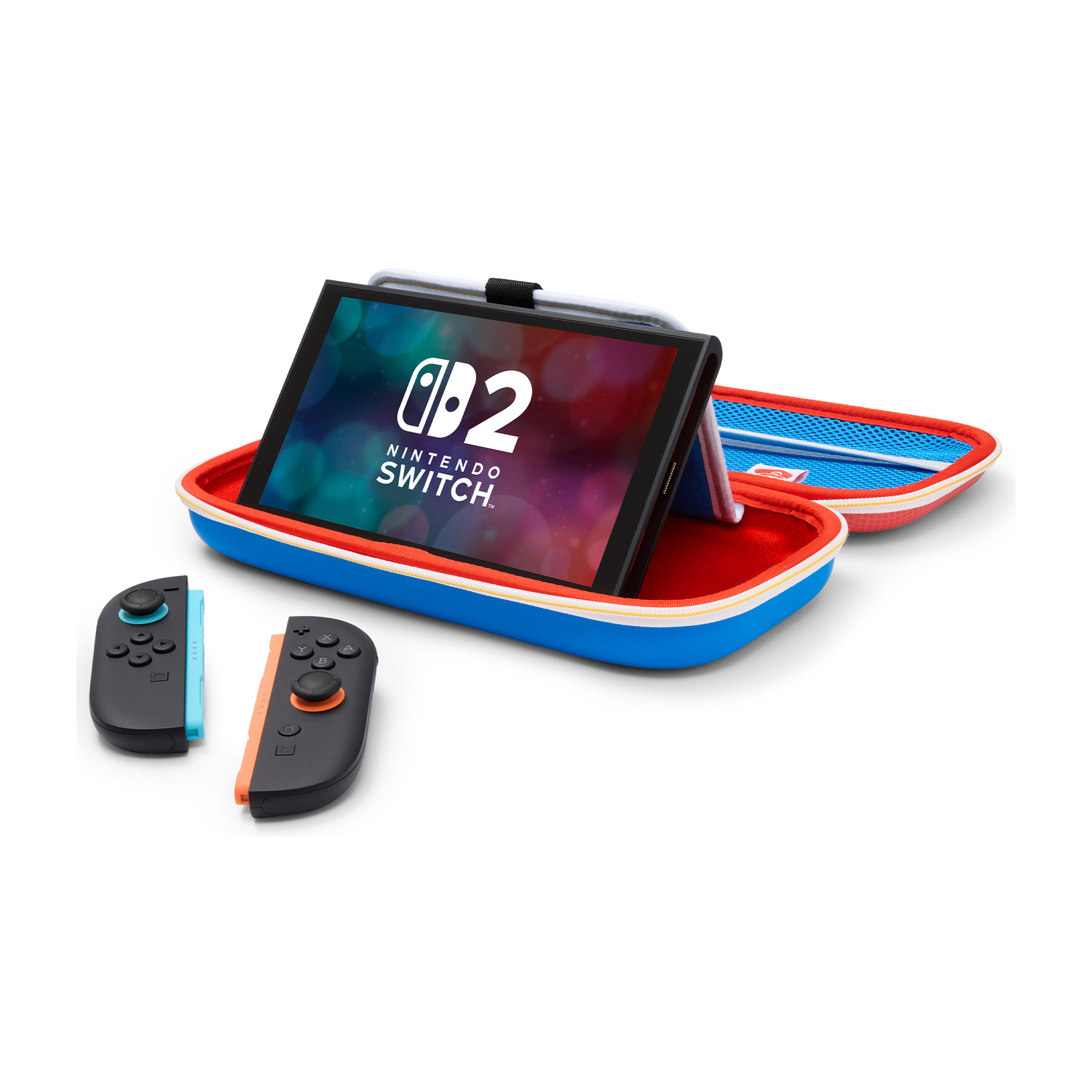 Una console Nintendo Switch in una custodia blu e rossa, con due controller Joy-Con staccati davanti.