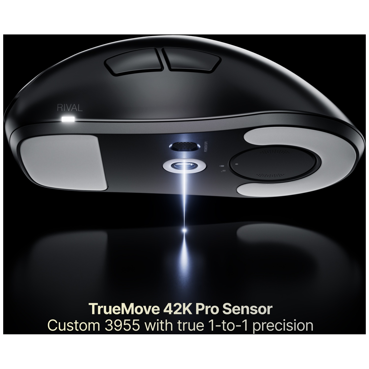 De onderkant van een zwarte computermaus toont een laserstraal en tekst TrueMove 42K Pro Sensor.