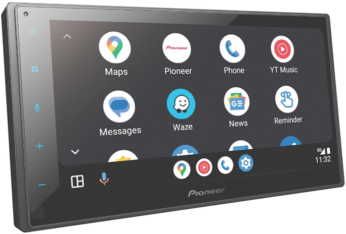 Pioneer autórádió érintőképernyő térkép, üzenetek, waze és telefon ikonokkal sötét háttér előtt.