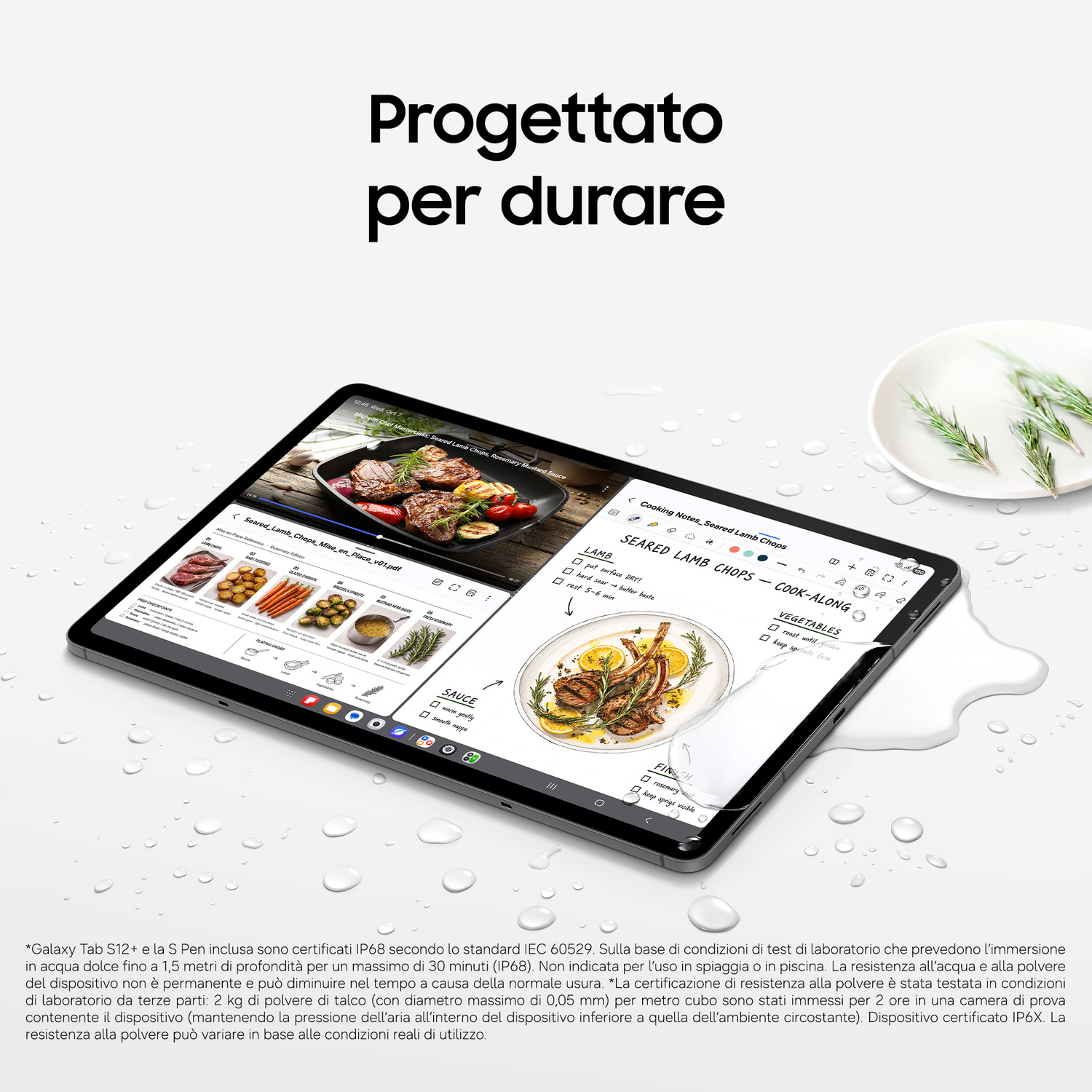 Un tablet mostra video di cucina e appunti, circondato da gocce d'acqua e testo in italiano.