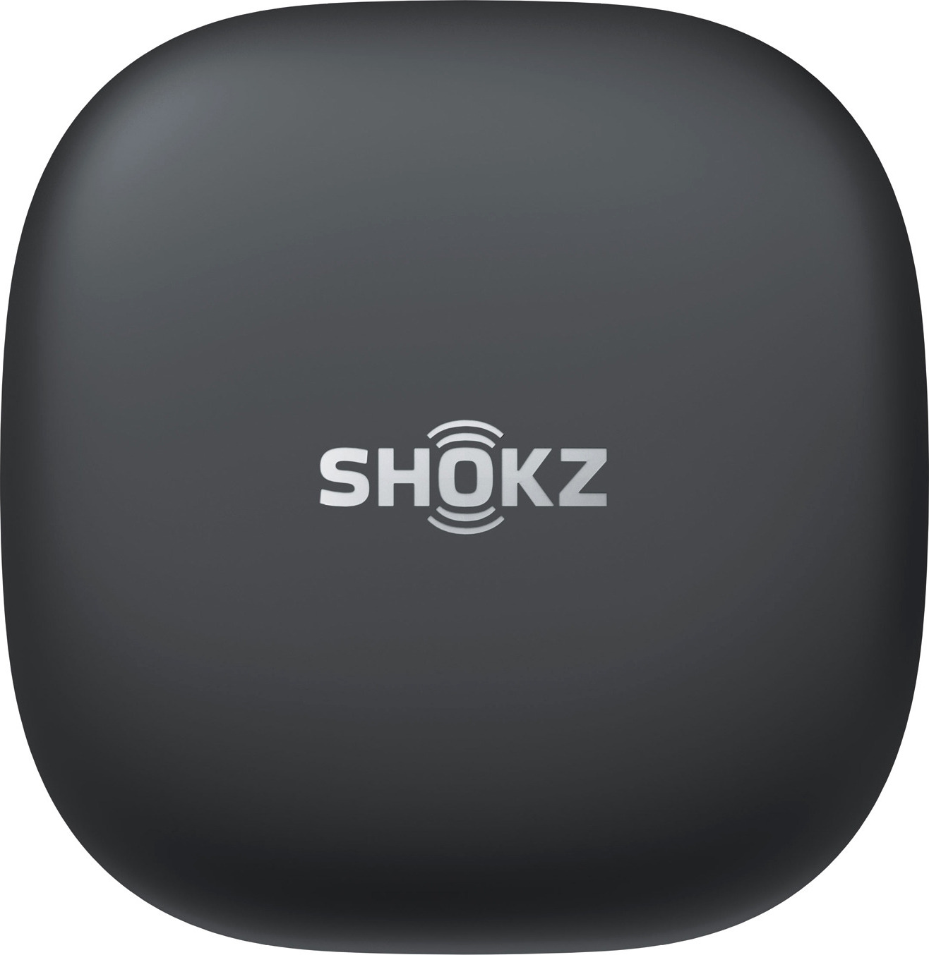 Ein schwarzes Shokz Ladeetui mit abgerundeten Ecken und dem silbernen Markenlogo in der Mitte.
